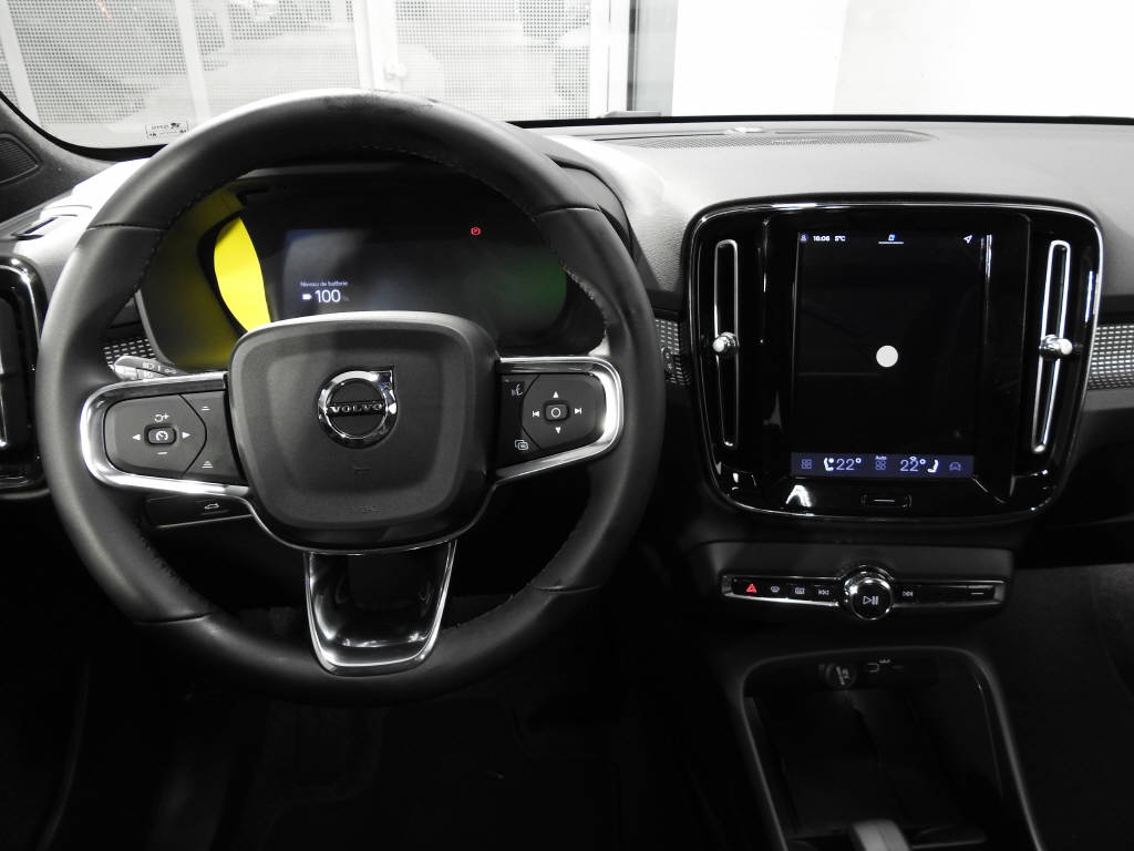 VOLVO EX40 Twin Ultra AWD-image-9