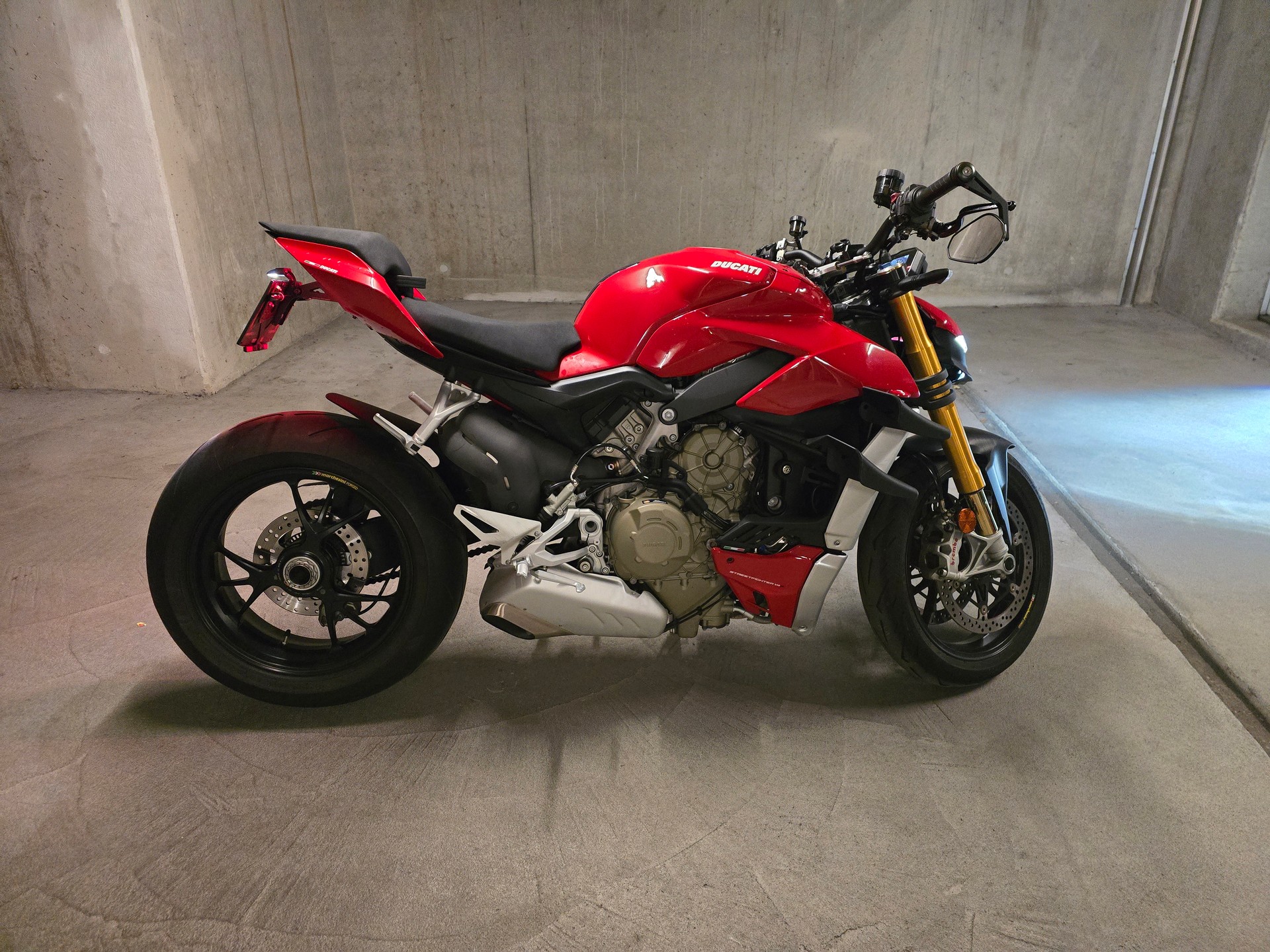 DUCATI Streetfighter V4 S-image-0