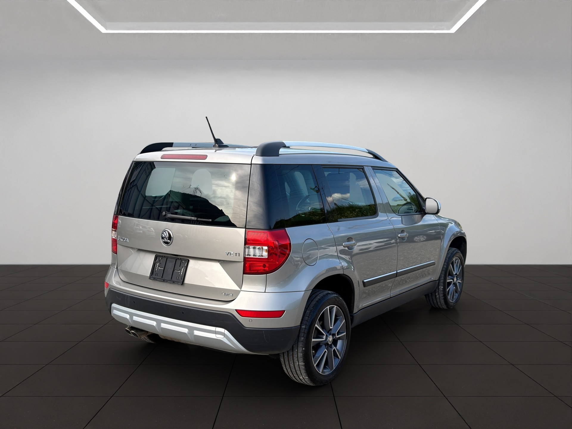 SKODA Yeti 2.0 TDI Swiss Line 25 4x4 DSG-showroom-element-1