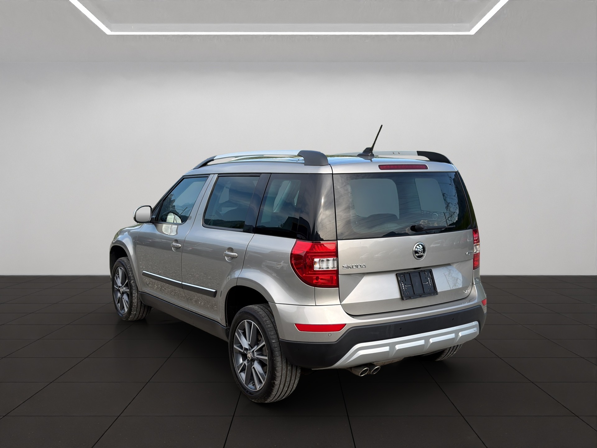SKODA Yeti 2.0 TDI Swiss Line 25 4x4 DSG-showroom-element-3