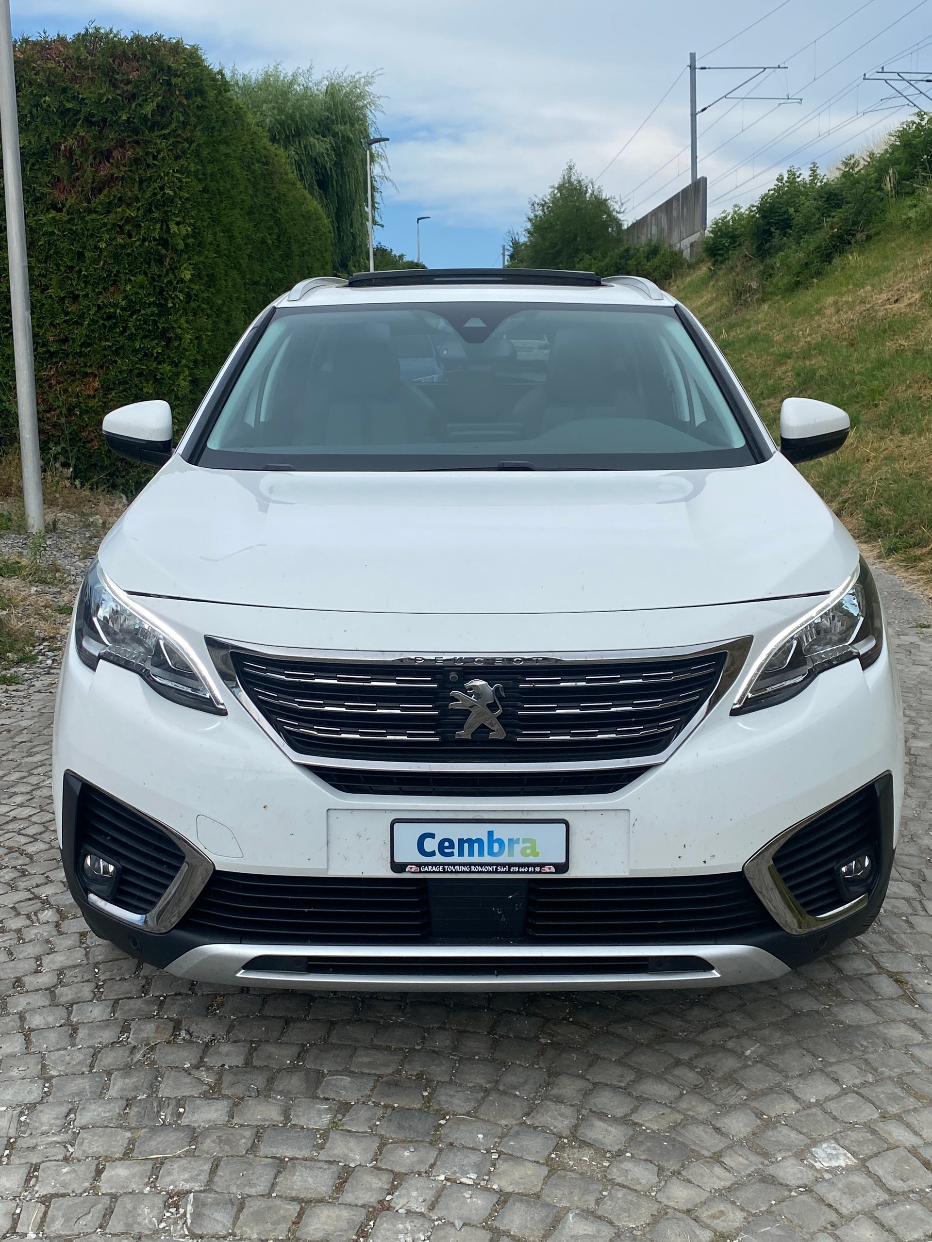 PEUGEOT 5008 1.2 Pure Tech Allure EAT8