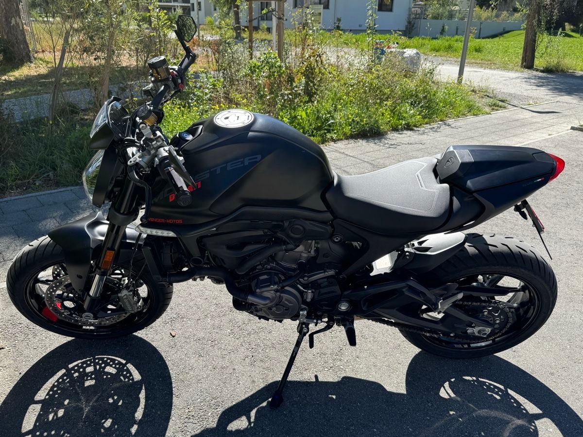 DUCATI Monster + 937 Dark Staealth-image-1