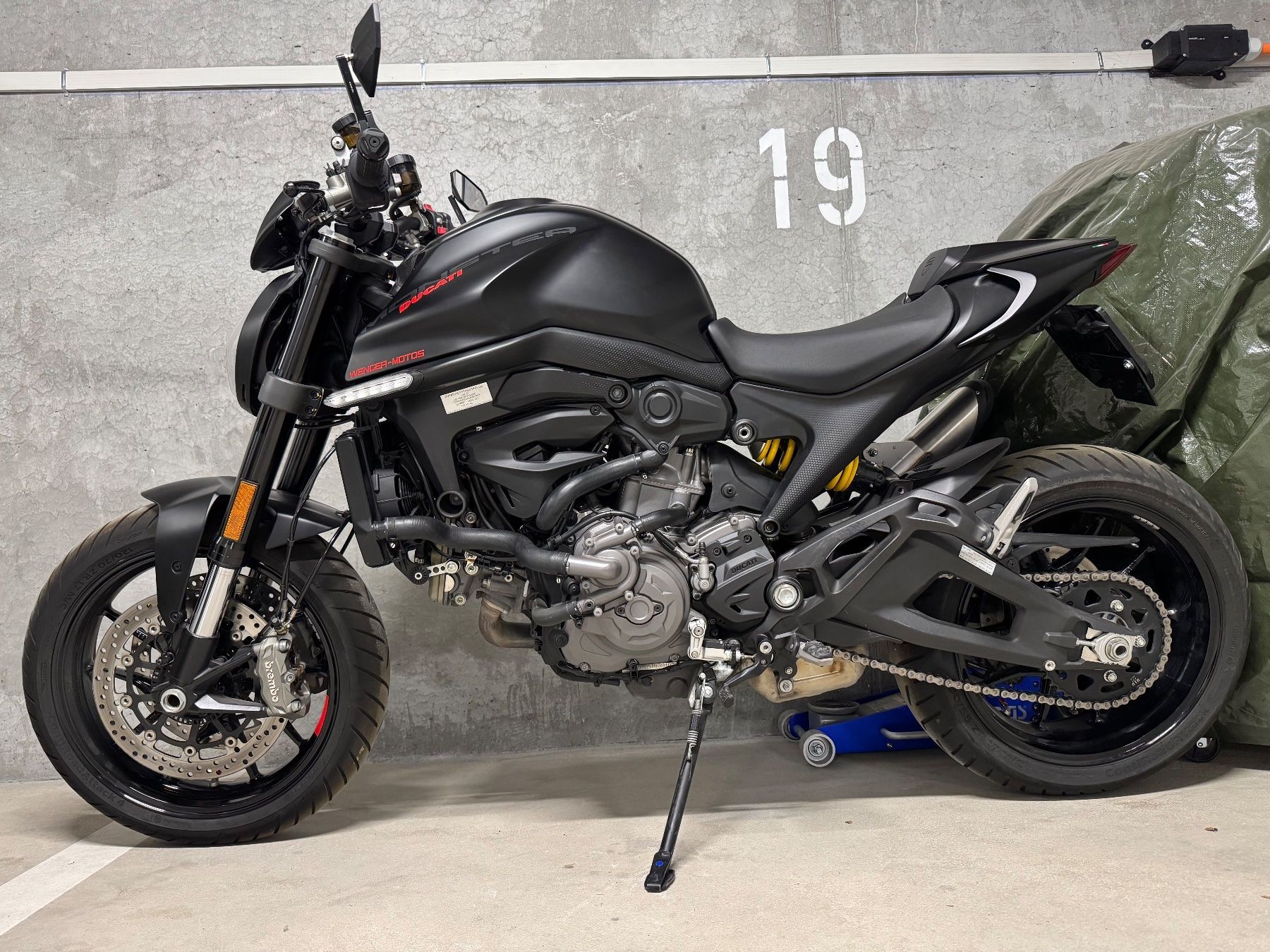 DUCATI Monster + 937 Dark Staealth-image-3