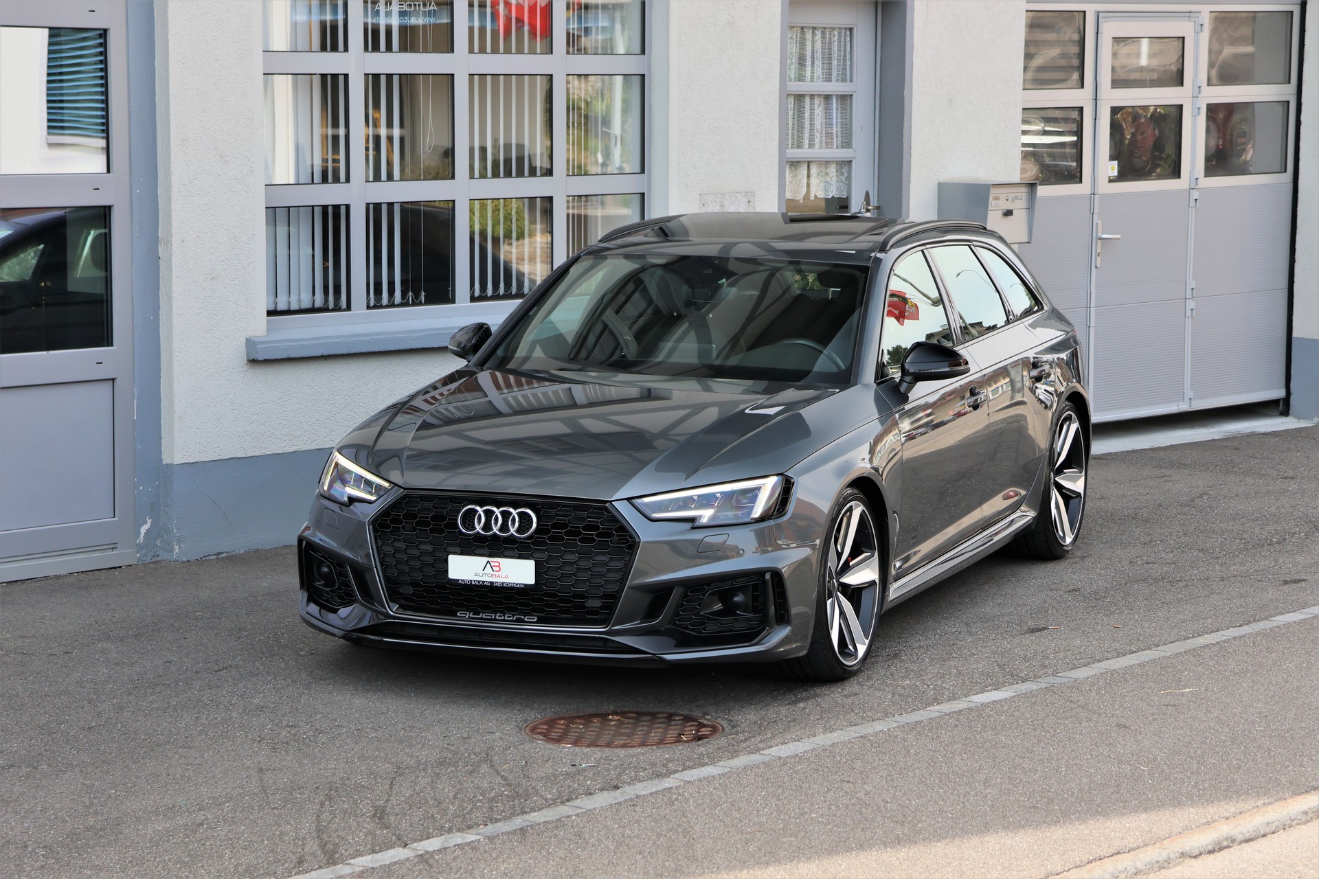 AUDI RS4 Avant 2.9 TFSI quattro tiptronic (CH) + 1.9T