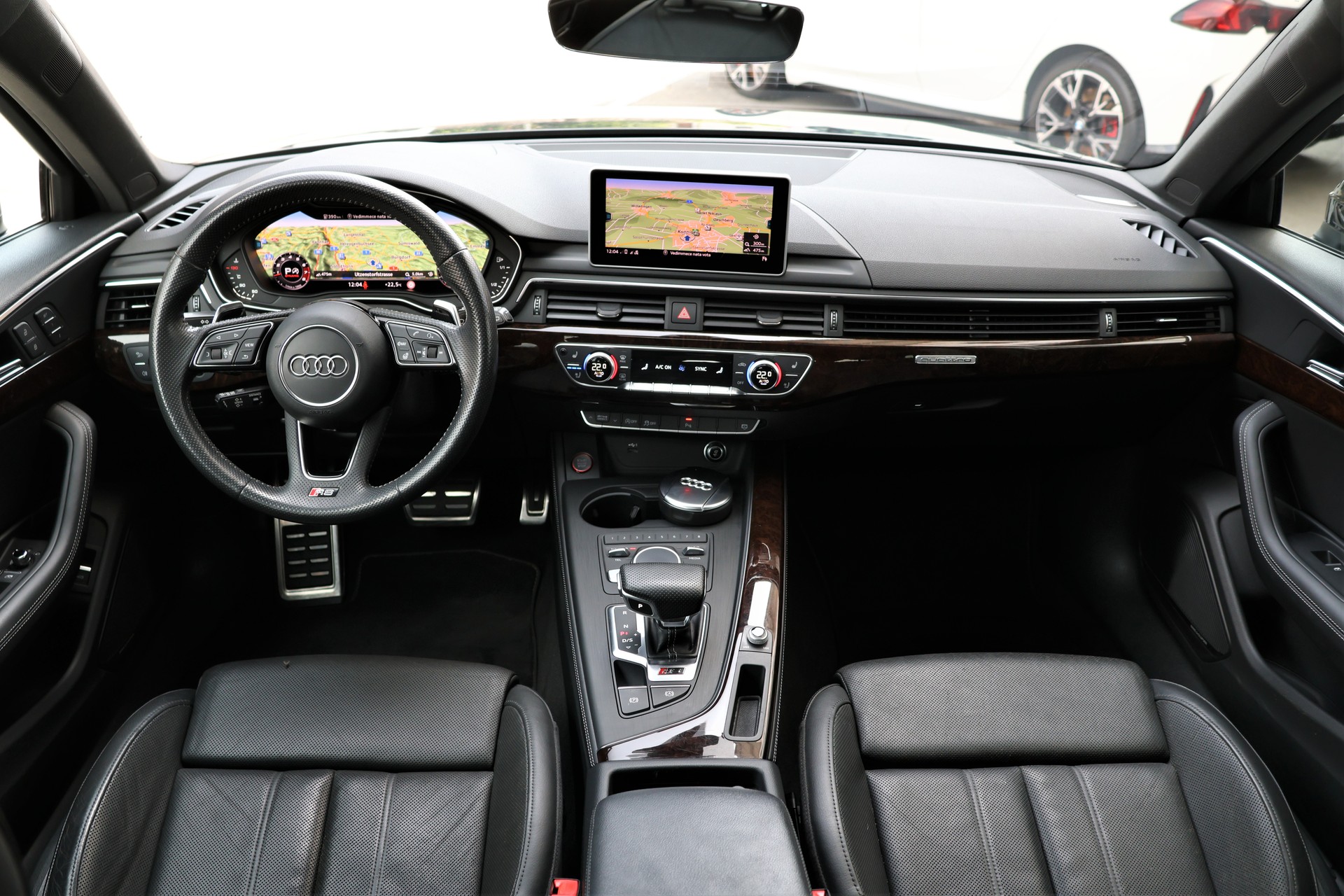 AUDI RS4 Avant 2.9 TFSI quattro tiptronic (CH) + 1.9T-image-15