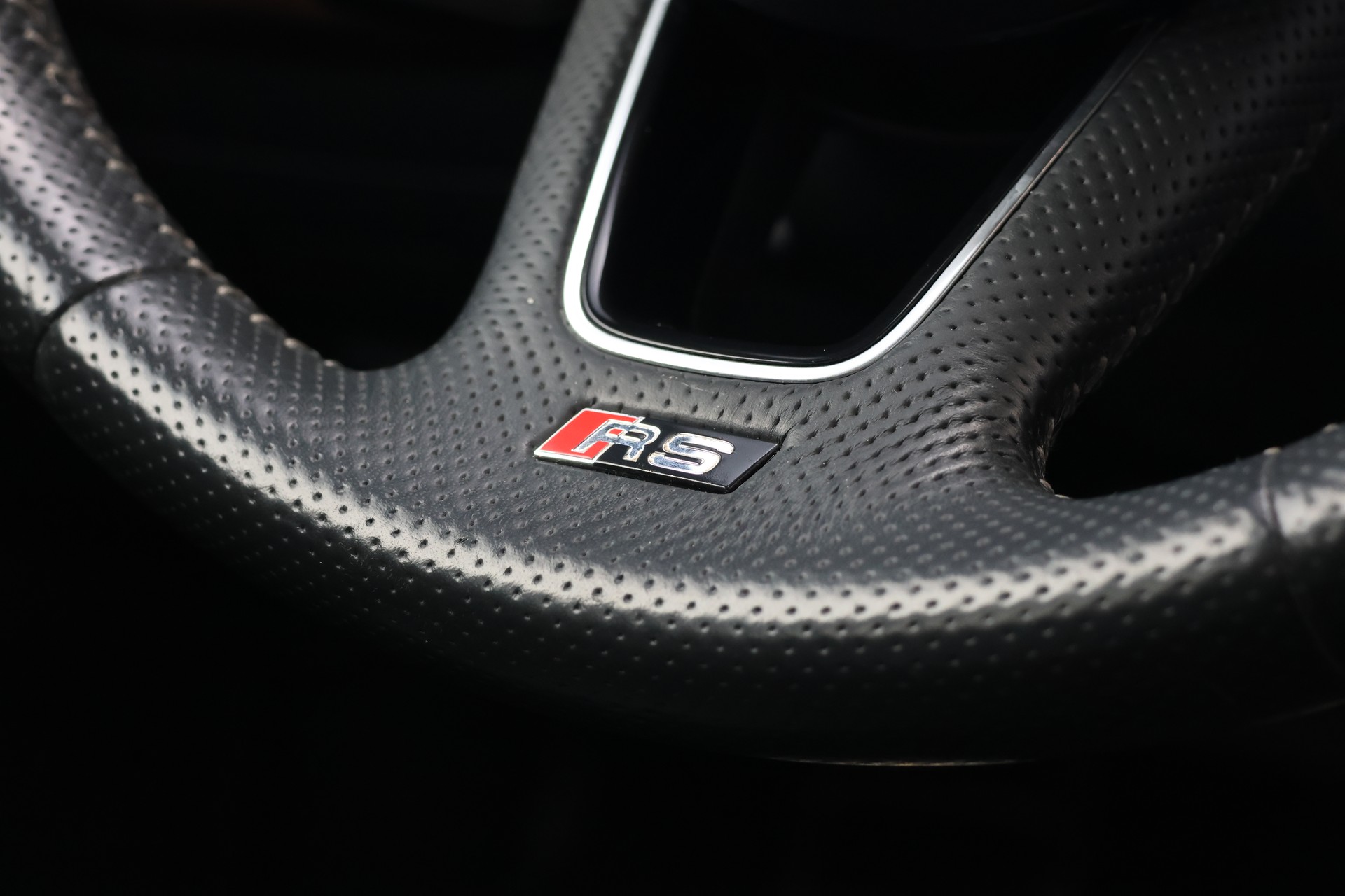 AUDI RS4 Avant 2.9 TFSI quattro tiptronic (CH) + 1.9T-image-17