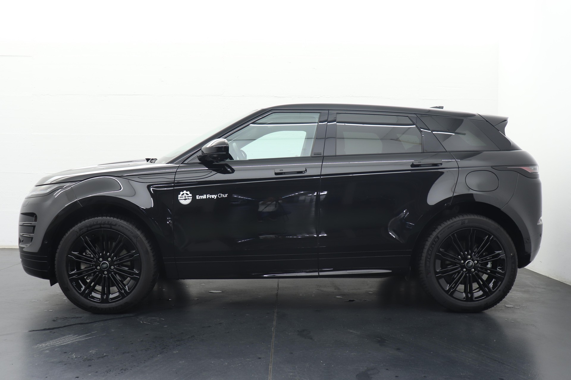LAND ROVER Range Rover Evoque 1.5 T 270e Dynamic HSE-showroom-element-3