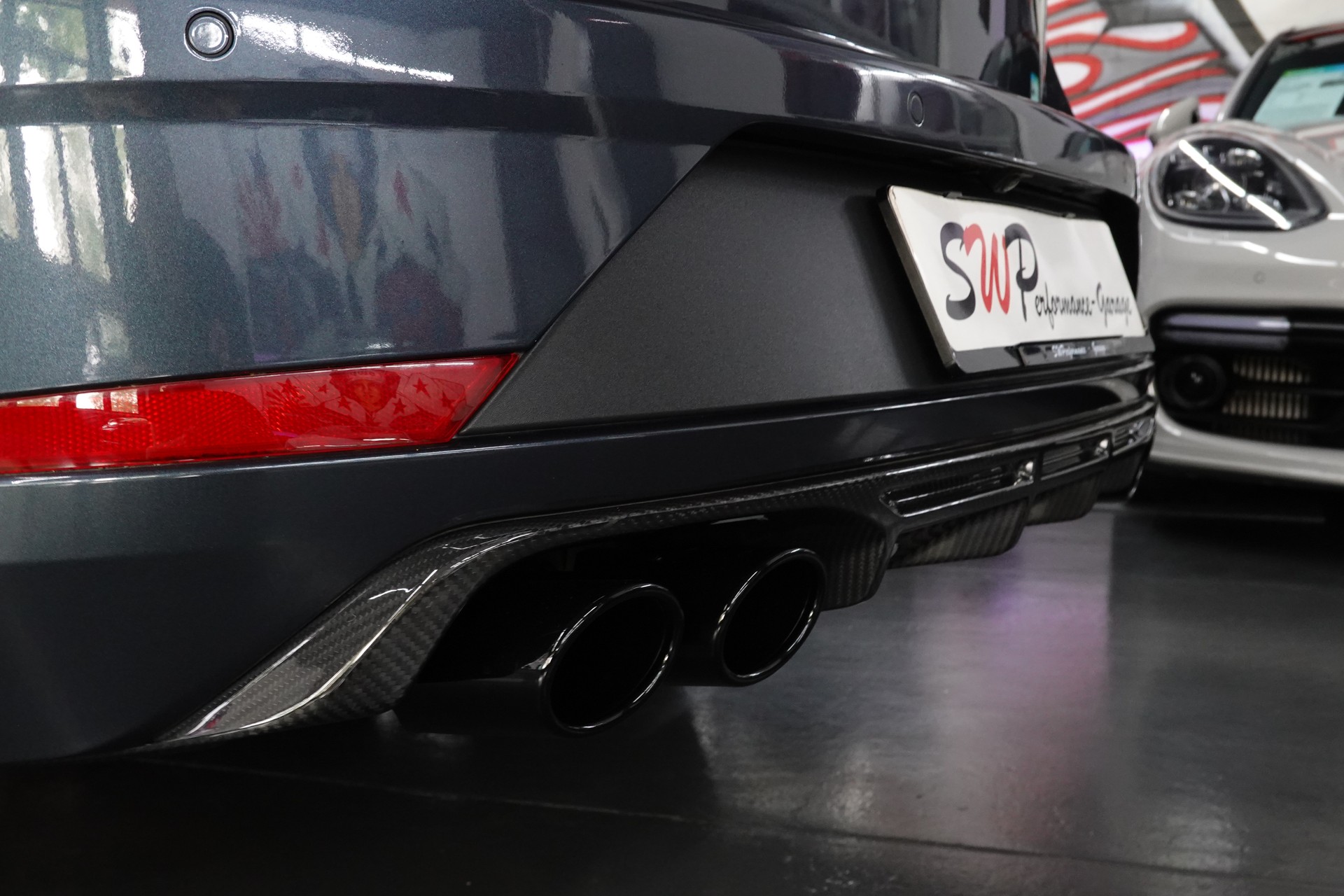 SEAT LEON 2.0 TSI CUPRA R 340 DSG 4-DRIVE APR ON TOP-image-12