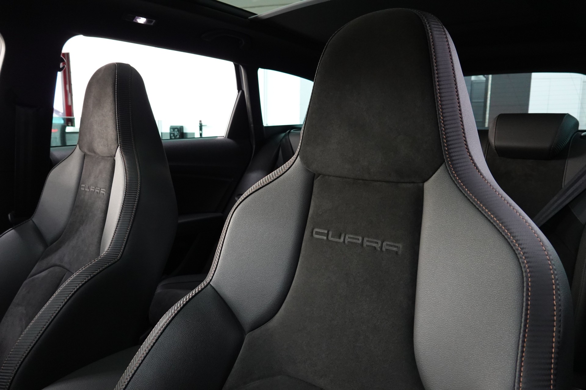SEAT LEON 2.0 TSI CUPRA R 340 DSG 4-DRIVE APR ON TOP-image-29