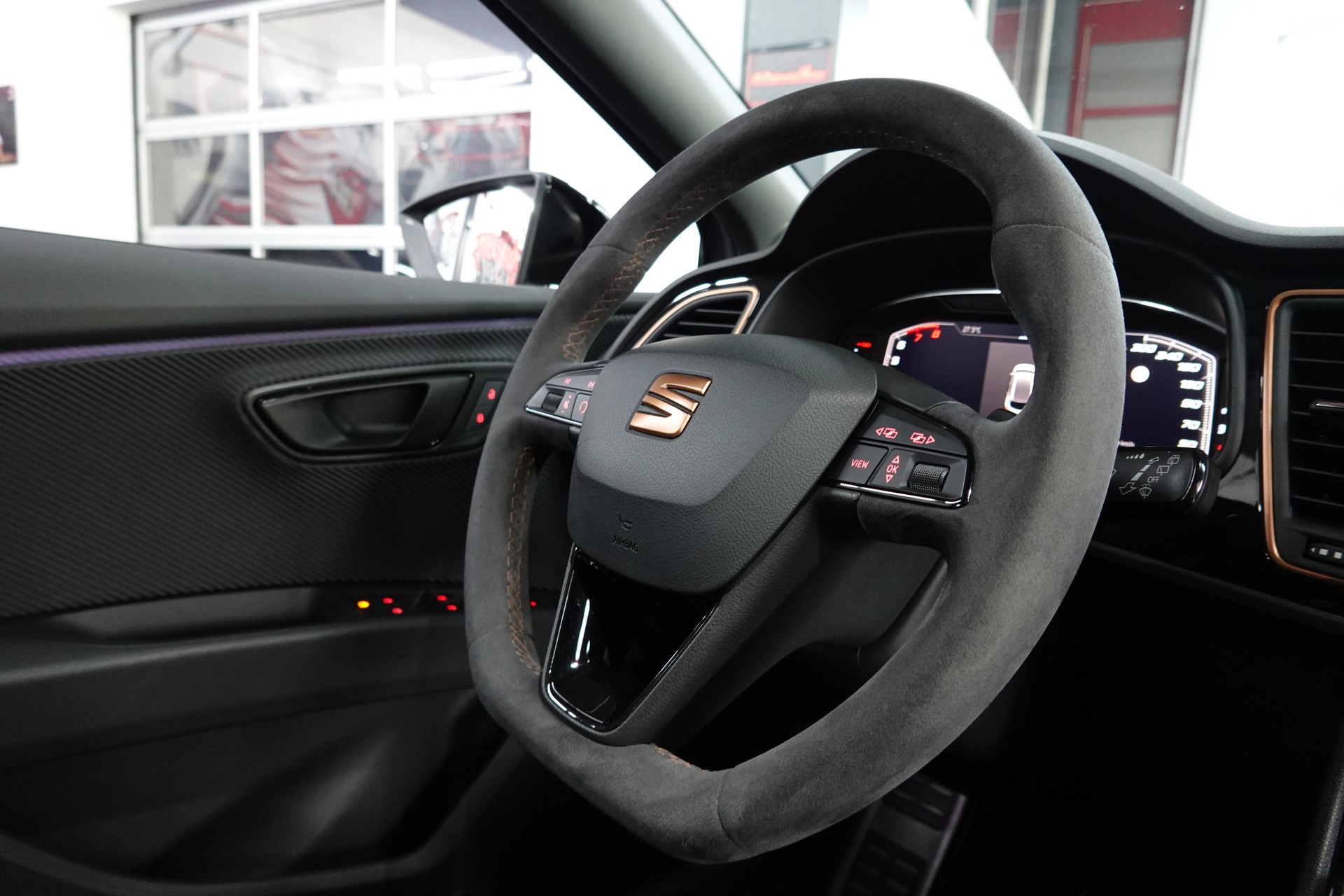 SEAT LEON 2.0 TSI CUPRA R 340 DSG 4-DRIVE APR ON TOP-image-39