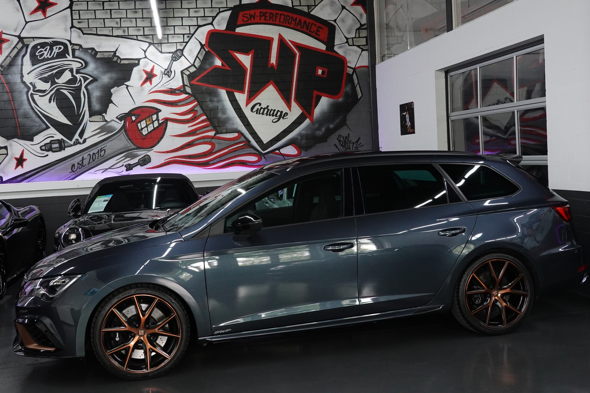 SEAT LEON 2.0 TSI CUPRA R 340 DSG 4-DRIVE APR ON TOP-showroom-element-1