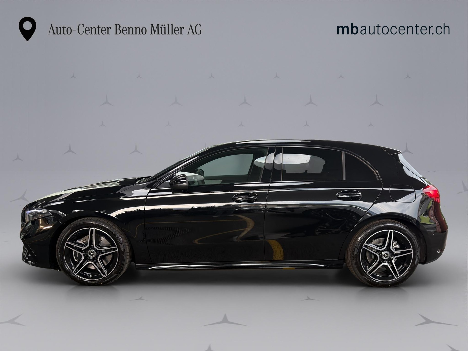 MERCEDES-BENZ A 220 AMG Line 4m-showroom-element-2