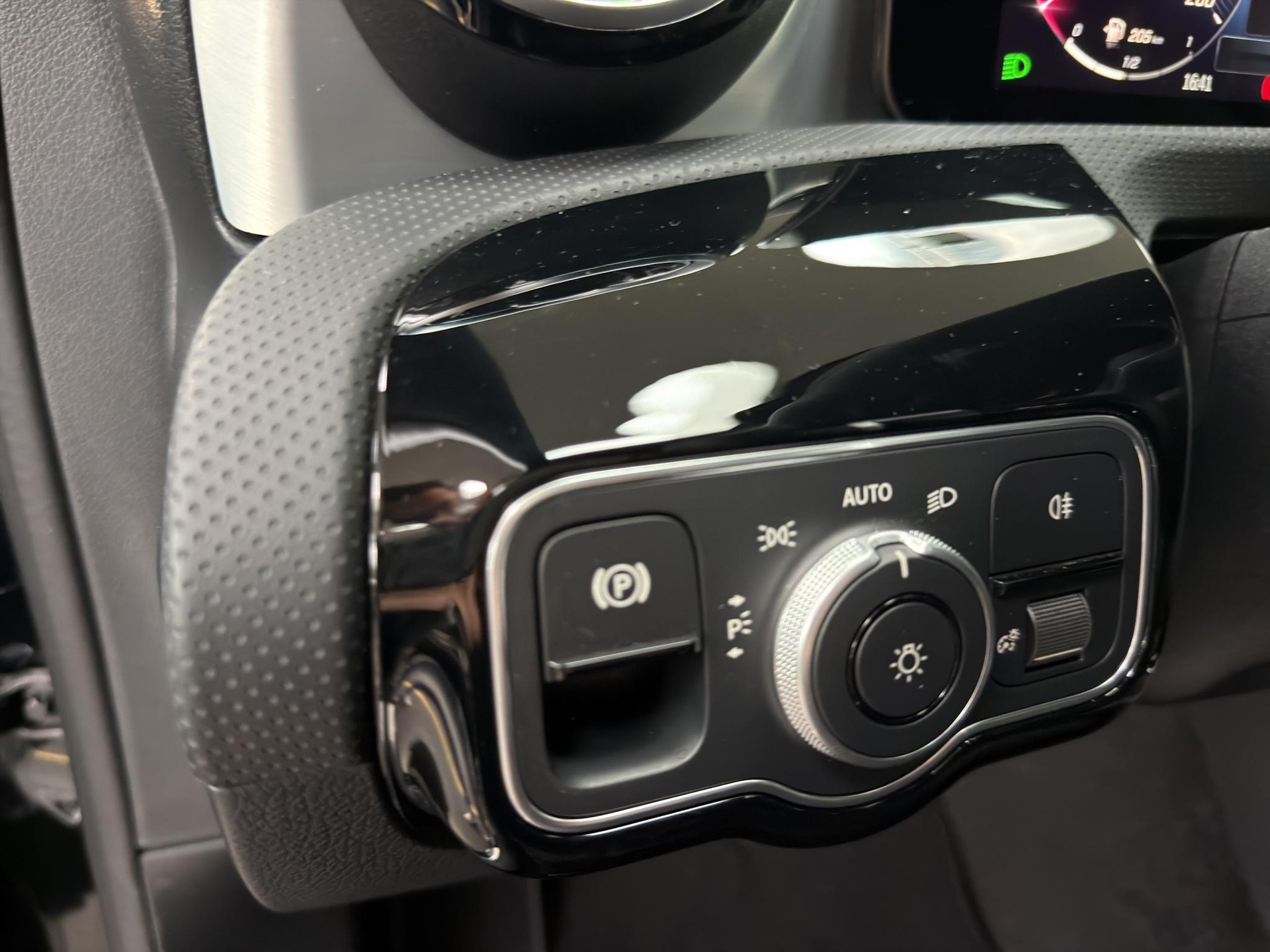 MERCEDES-BENZ A 220 AMG Line 4m-image-20