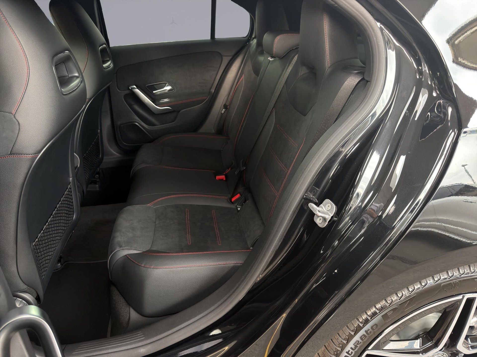 MERCEDES-BENZ A 220 AMG Line 4m-image-10