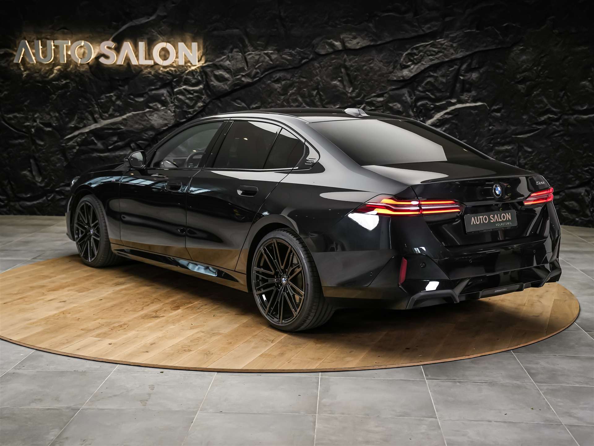 BMW 520i M Sport Steptronic *Abstandsregler*Sitzbelüftung*Harman/Kardon*Head Up*-showroom-element-3