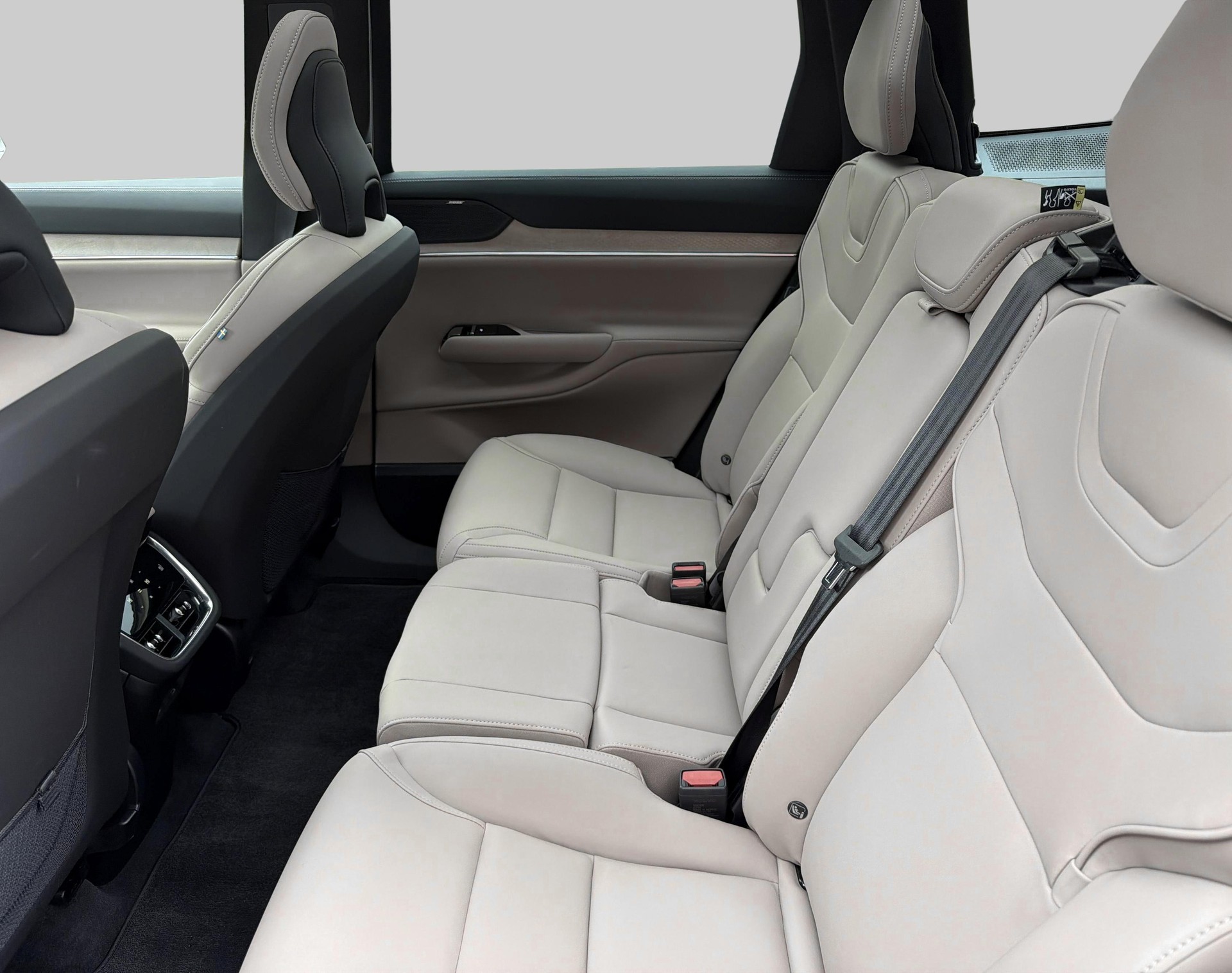 VOLVO EX 90 Twin Ultra AWD-image-6