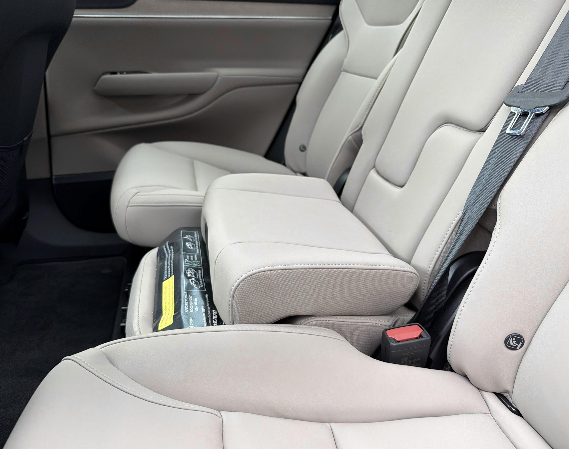 VOLVO EX 90 Twin Ultra AWD-image-19