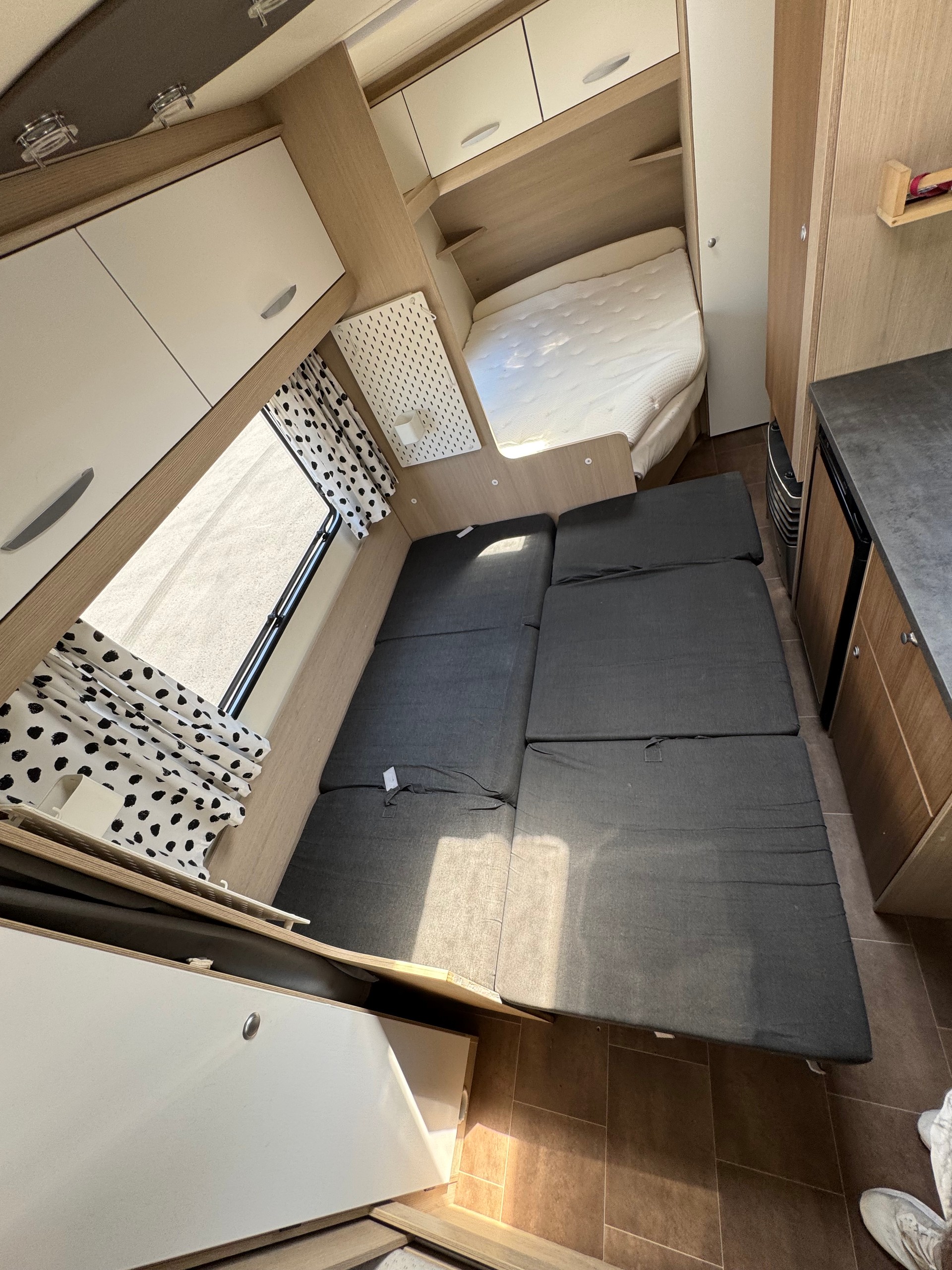 BÜRSTNER Premio Edition Bantam 1000 kg Leergewicht - Family Stockbett Kajüte- Garage - 6 Personen Plus-image-14