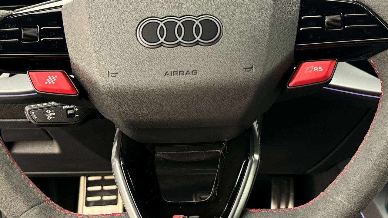 AUDI RS3 Sportback 2.5 TSI quattro S-tronic-image-9