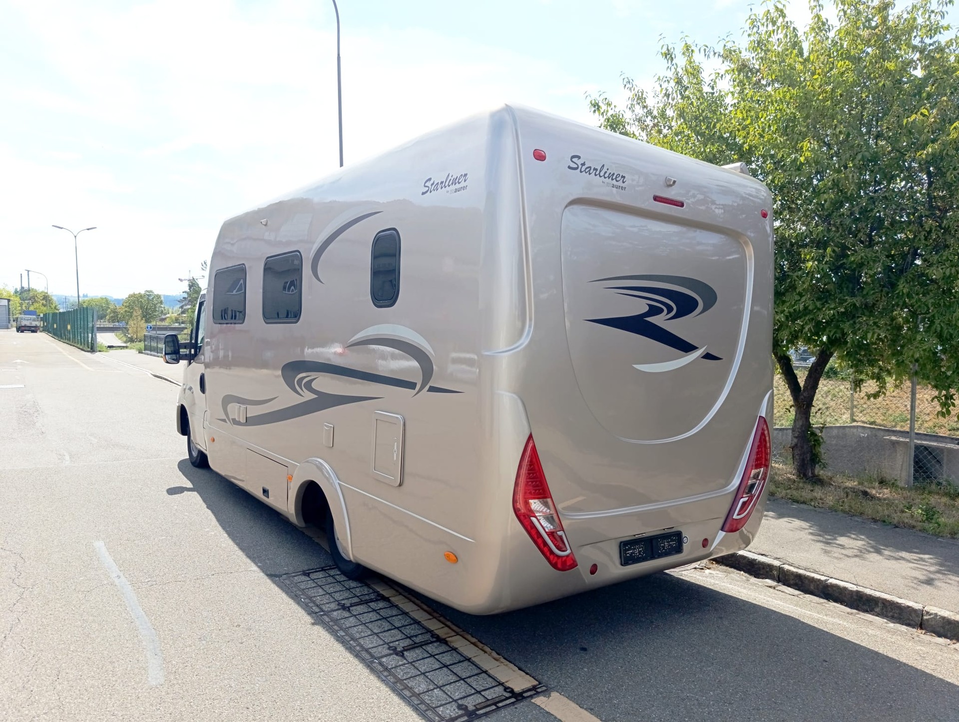 STARLINER 20 IV ***vollen Komfort für spontane Reisen – einfach einsteigen und losfahren ***-showroom-element-2