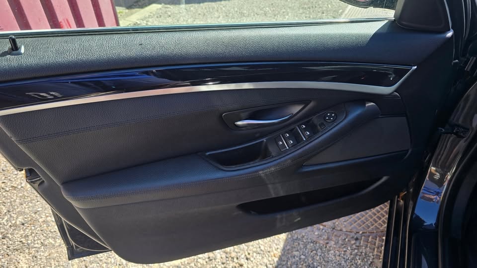 BMW 520d Touring xDrive Steptronic-image-14