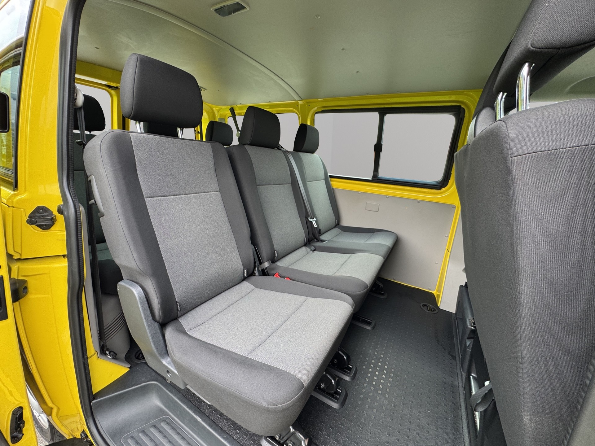 VW T6 Caravelle 2.0 TDI Trendline 9 Plätzer-image-11