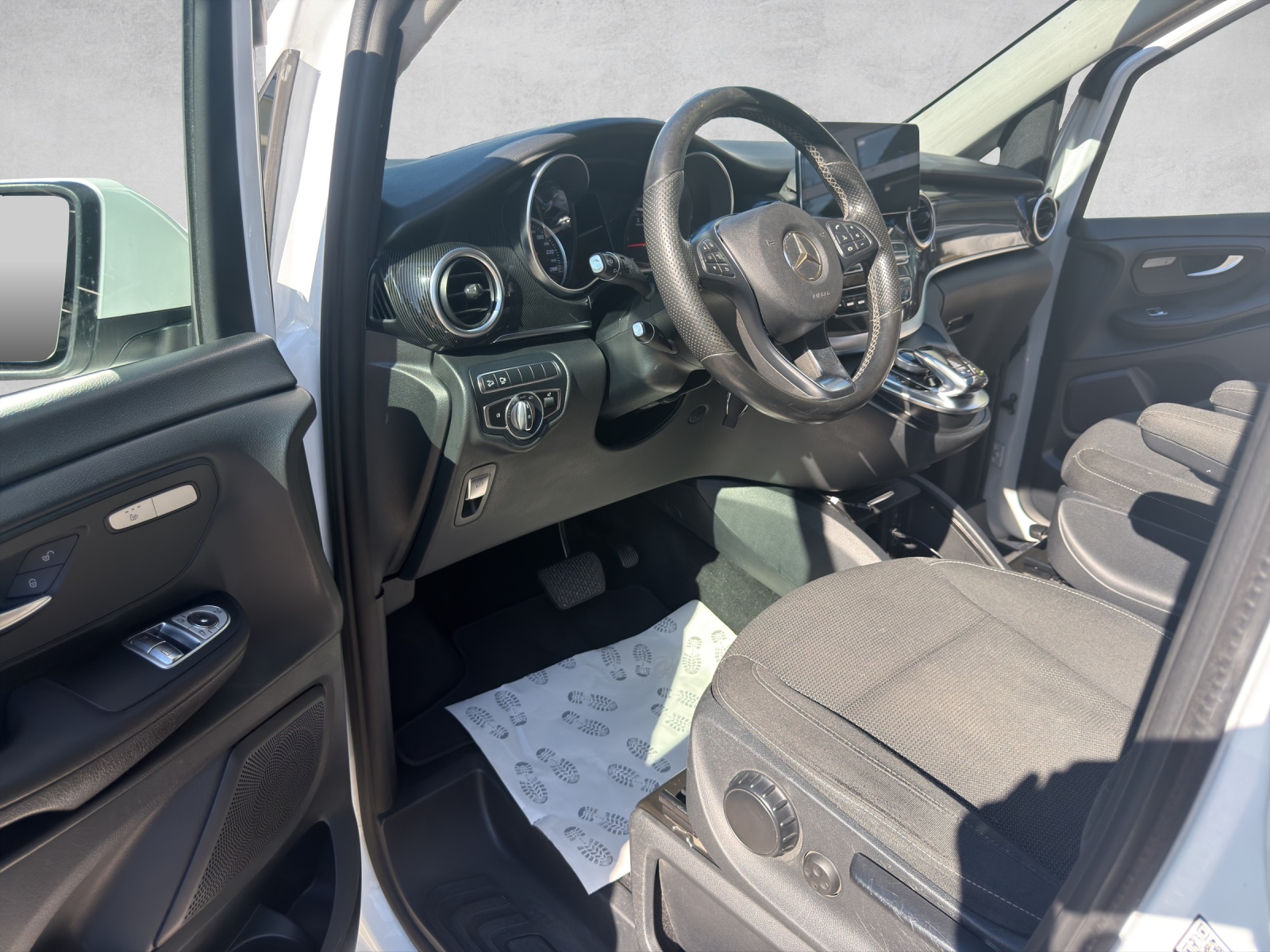 MERCEDES-BENZ V 250 d lang 4Matic 7G-Tronic-image-13