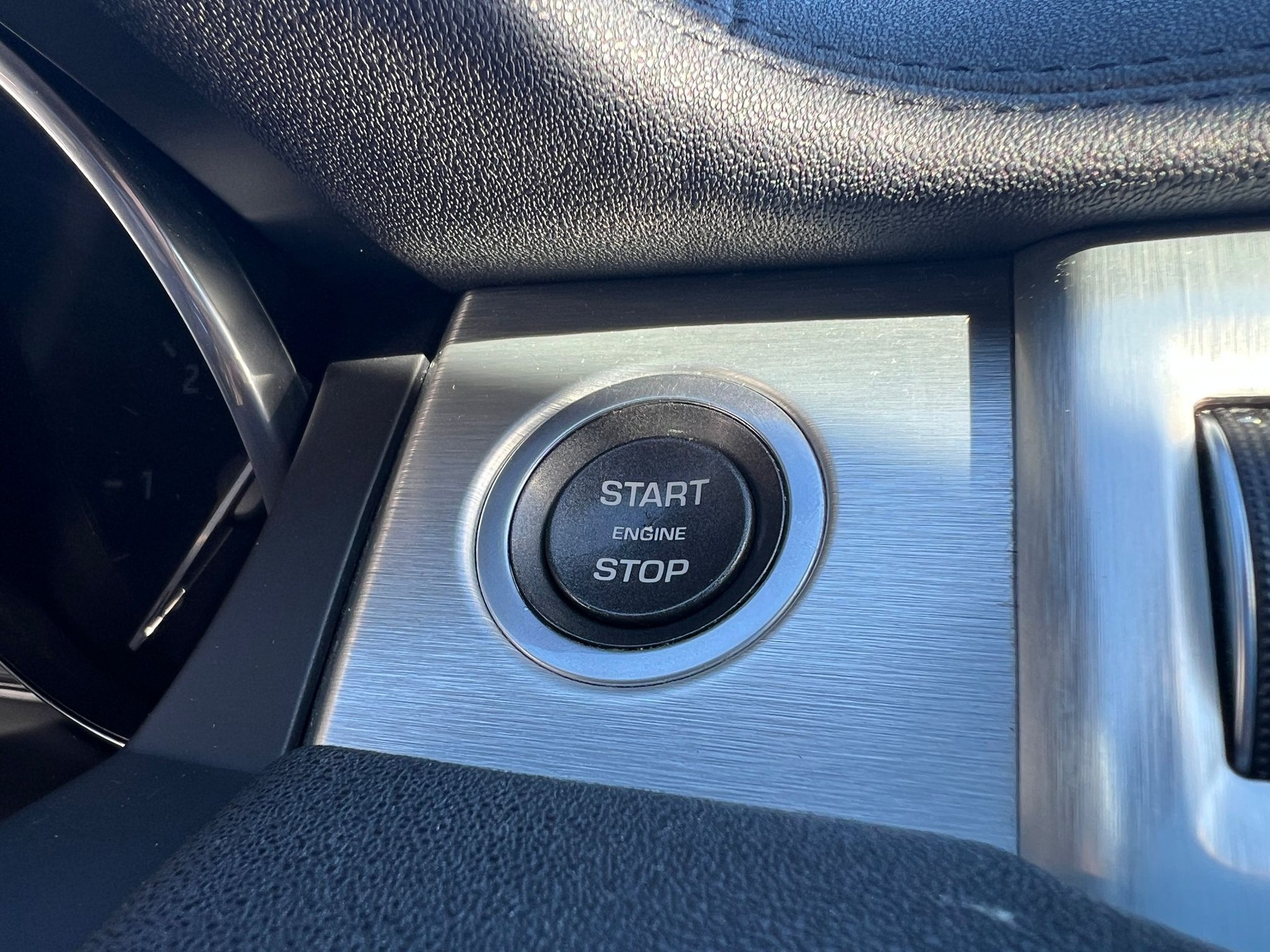 LAND ROVER Evoque 2.0 TD4 SE Dynamic AT9-image-15