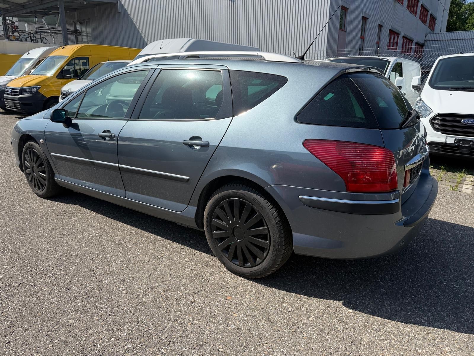 PEUGEOT 407 SW 2.2 Dynamic Edition Automatic-image-11