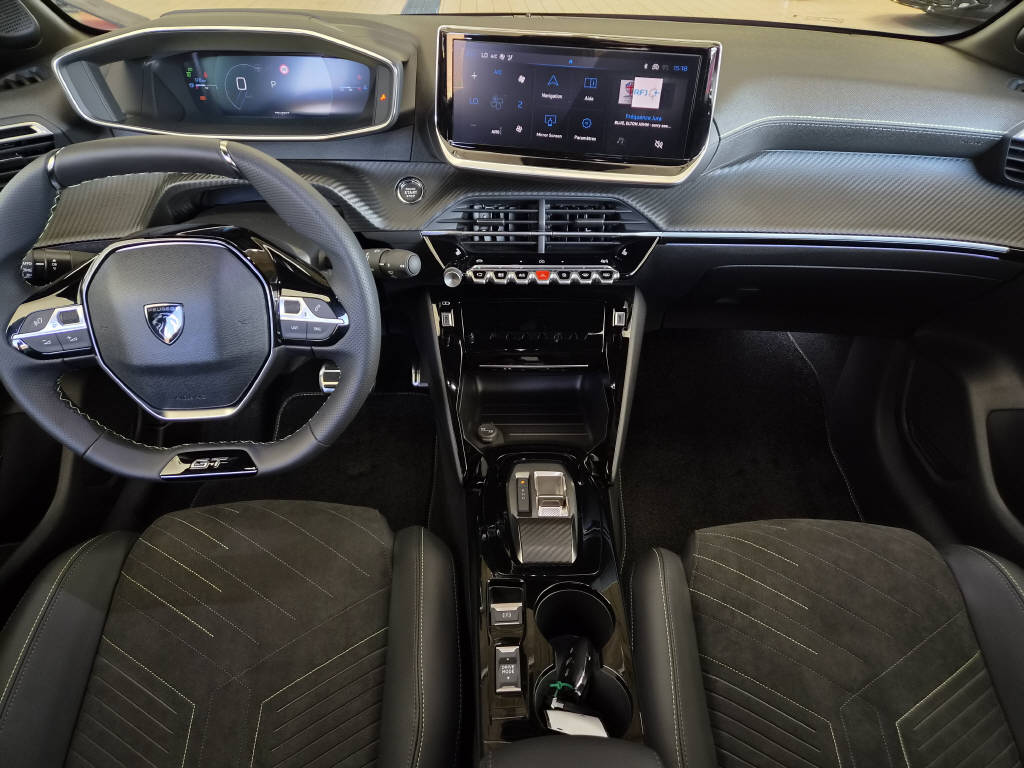 PEUGEOT 208 1.2 Hybrid 145cv GT Exclusive-image-11