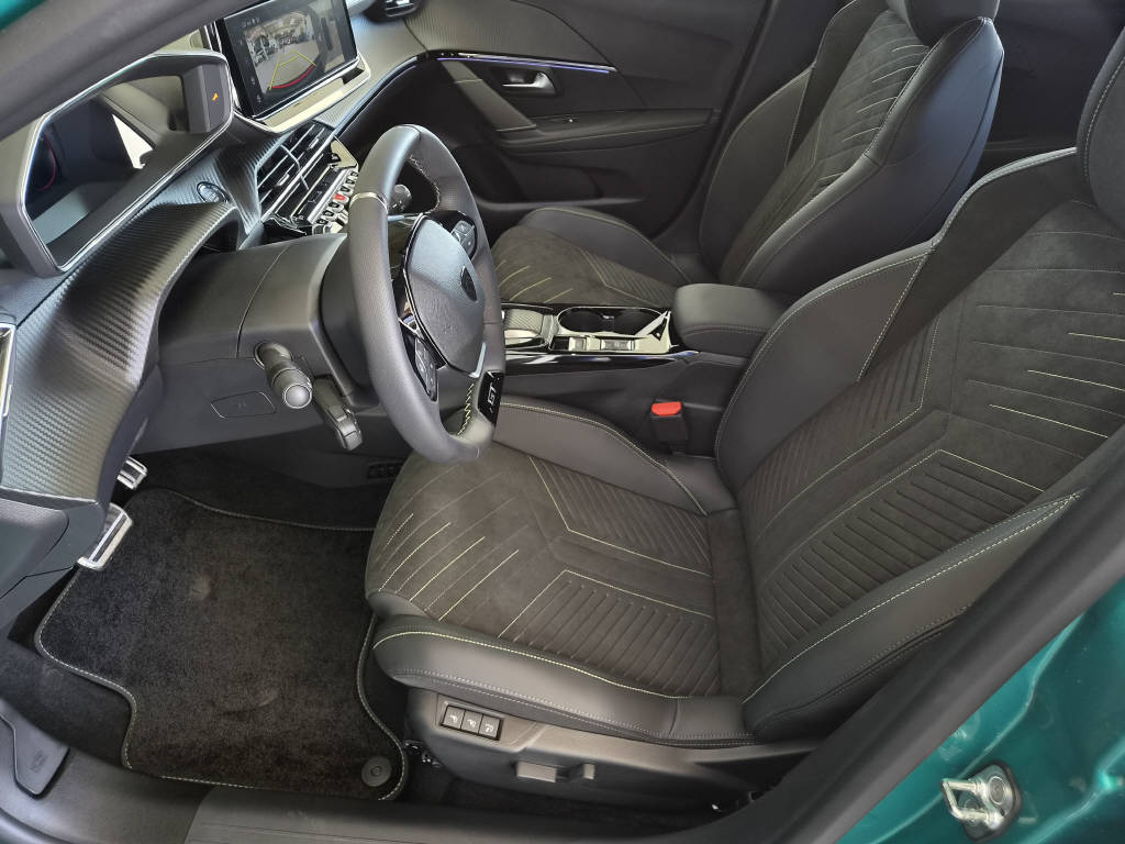 PEUGEOT 208 1.2 Hybrid 145cv GT Exclusive-image-7