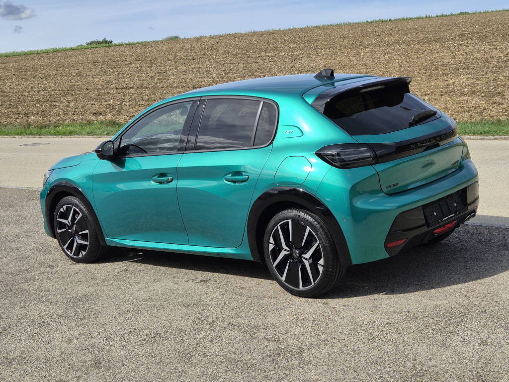 PEUGEOT 208 1.2 Hybrid 145cv GT Exclusive-image-5