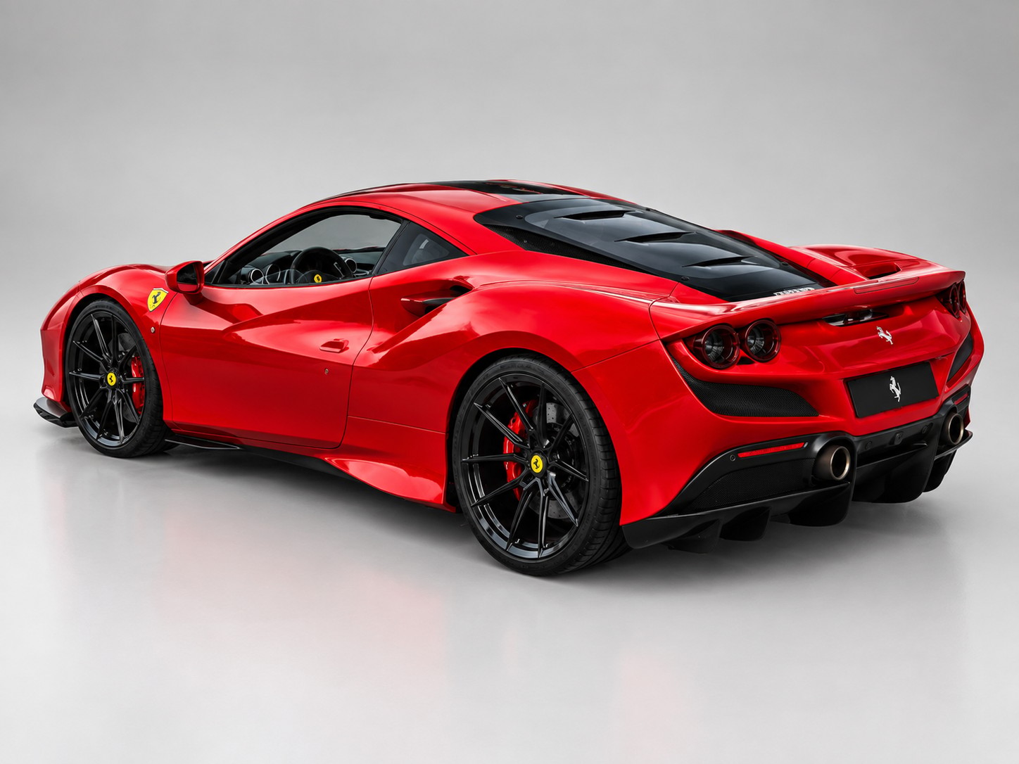 FERRARI F8 Tributo-showroom-element-2