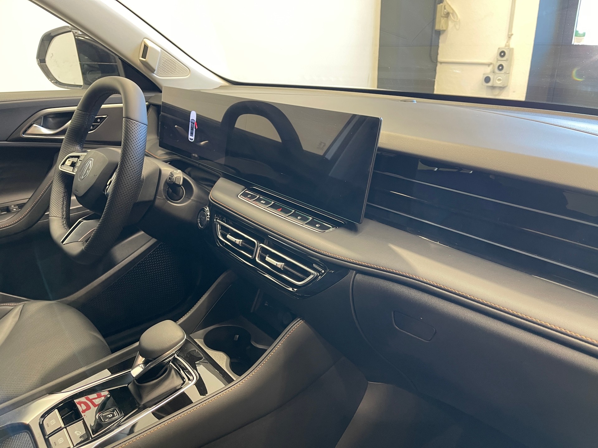 MG HS 1.5 T PHEV Luxury-image-17