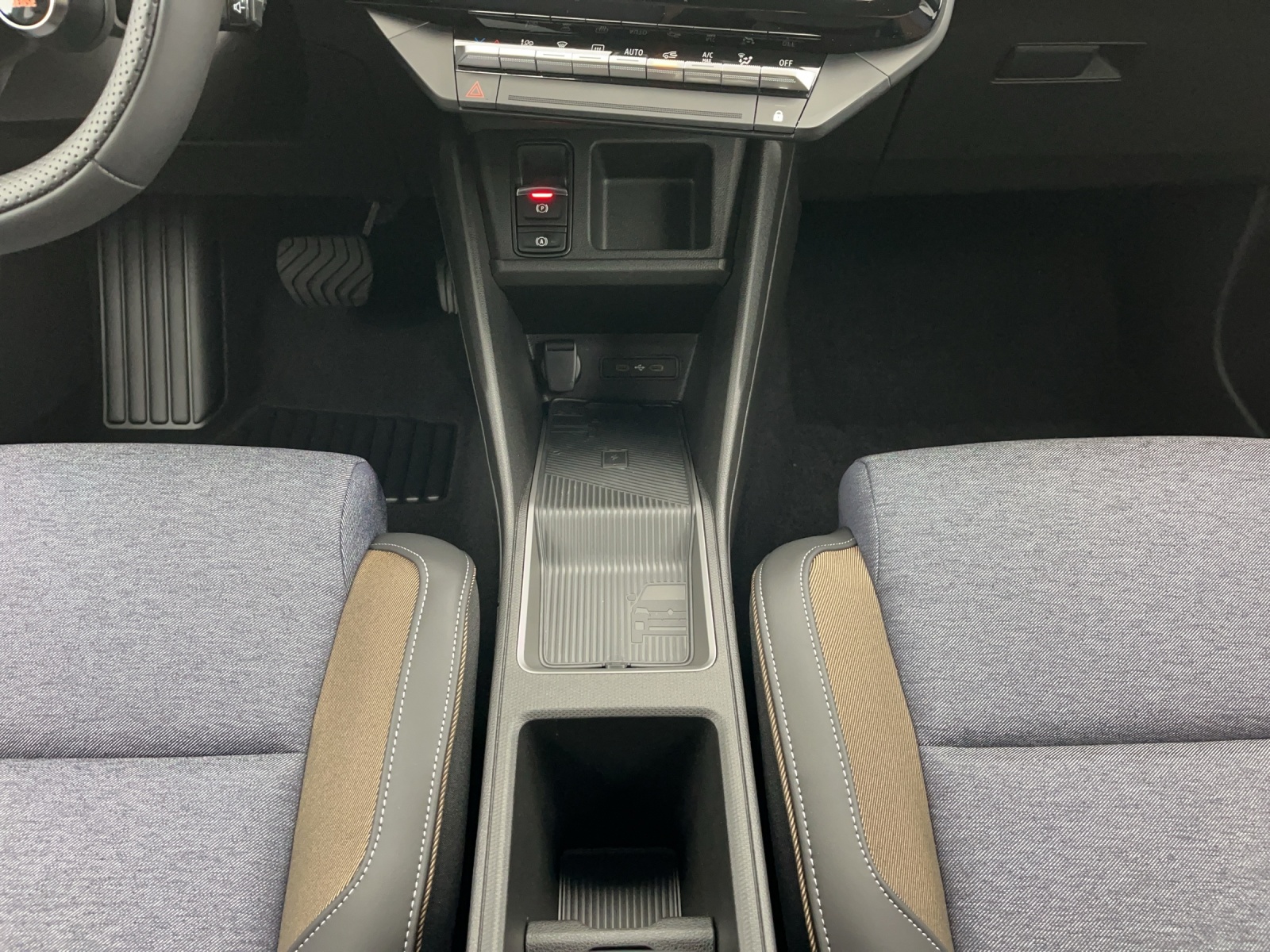 RENAULT R5 E-Tech Comfort Range techno-image-13