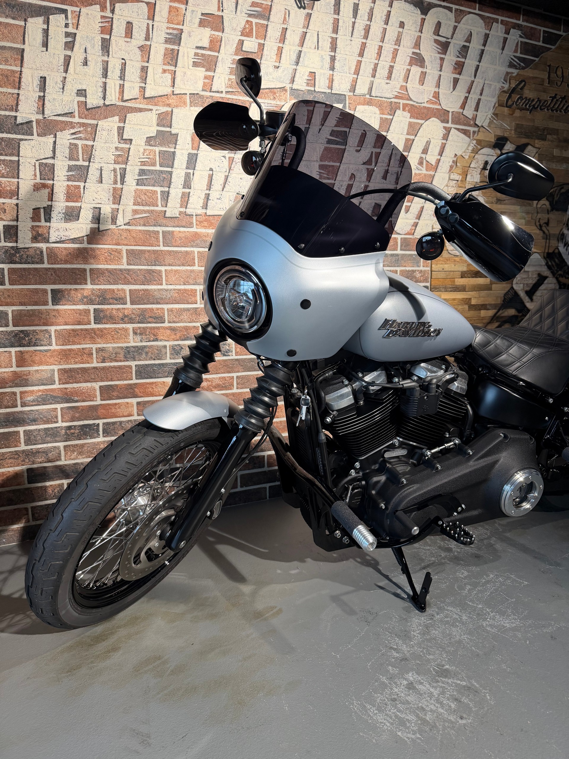 HARLEY-DAVIDSON FXBB Street Bob 107 ABS-image-1