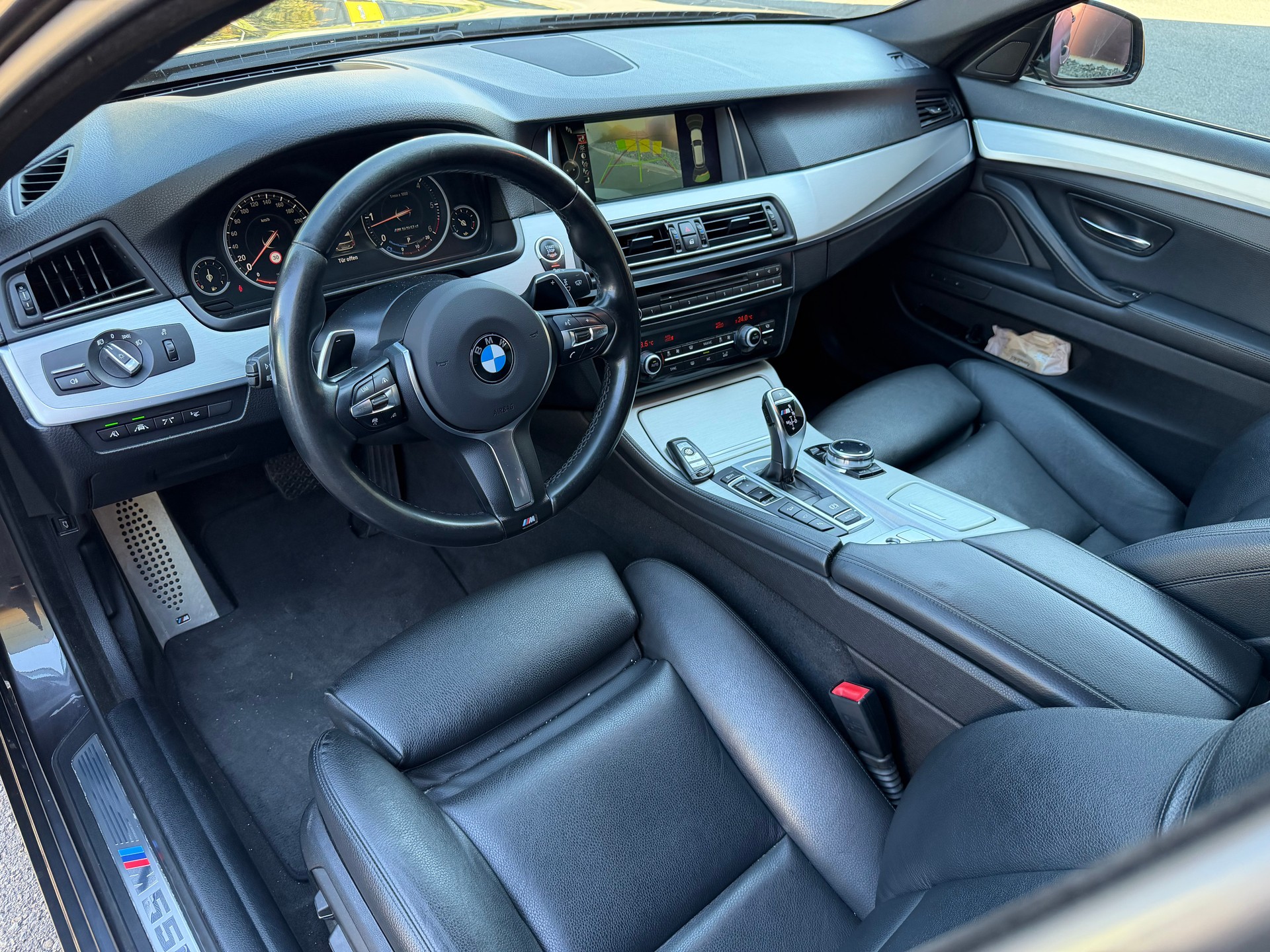 BMW M550d Touring xDrive Steptronic-image-12