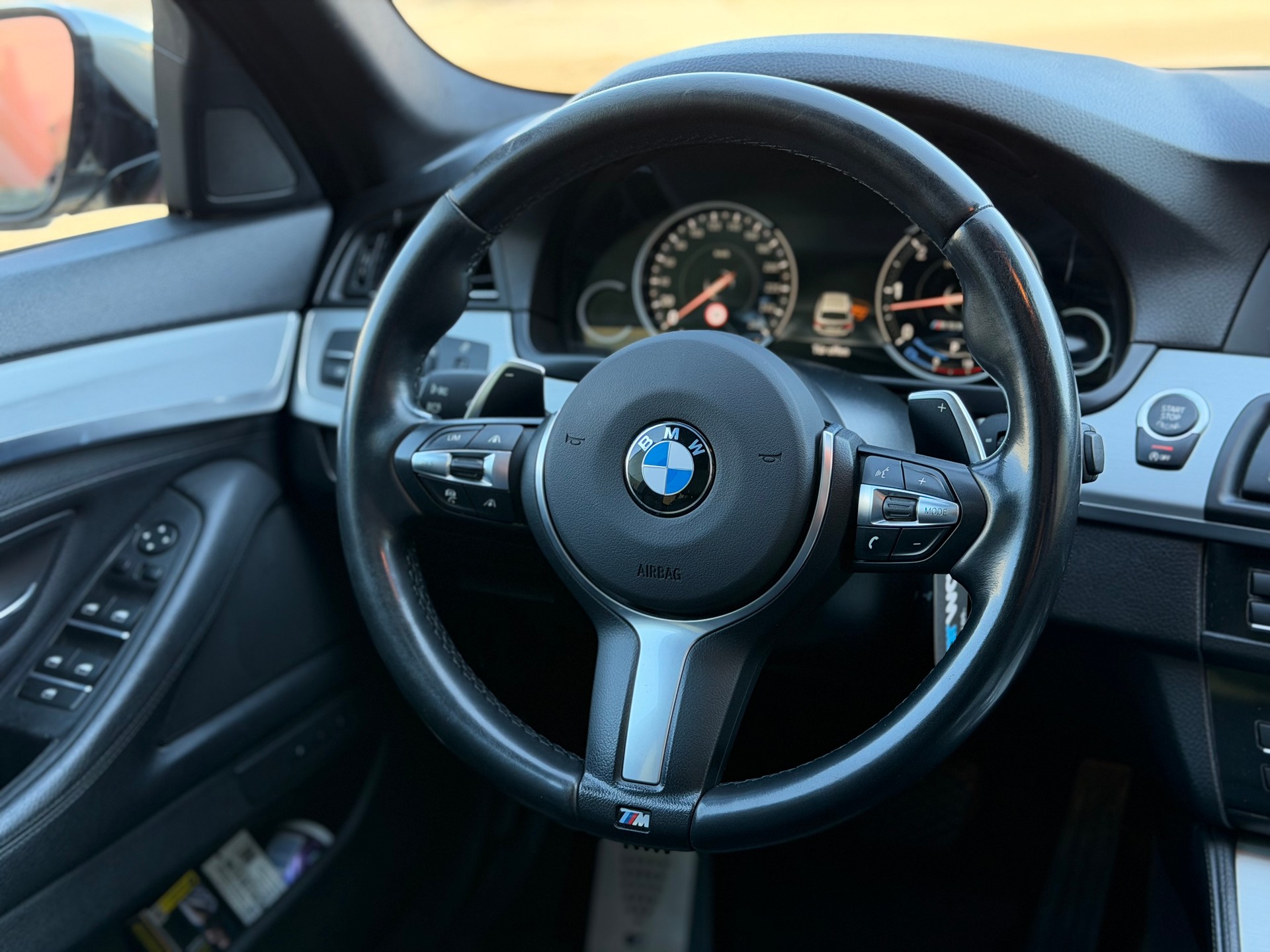 BMW M550d Touring xDrive Steptronic-image-17