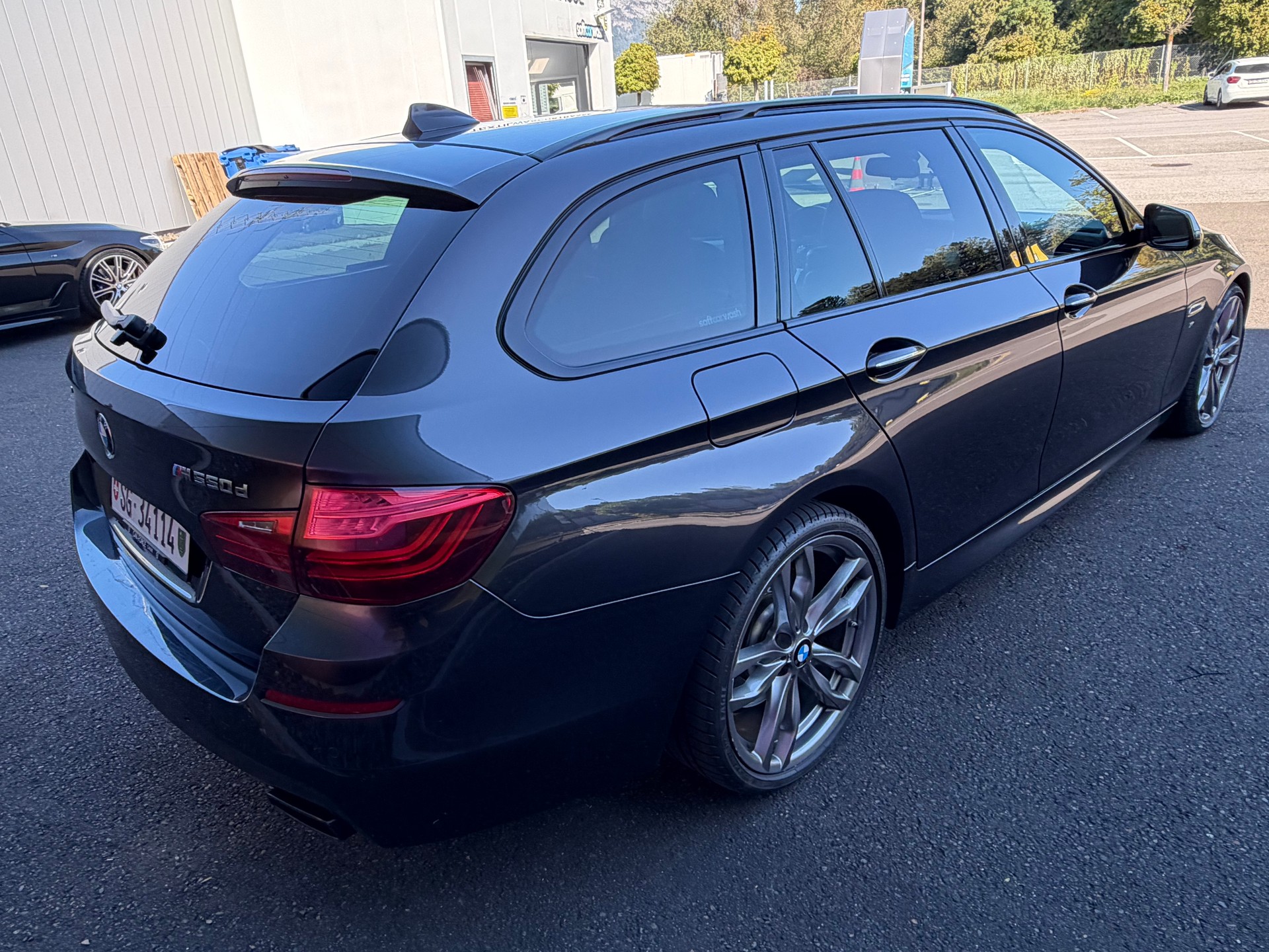 BMW M550d Touring xDrive Steptronic-image-4
