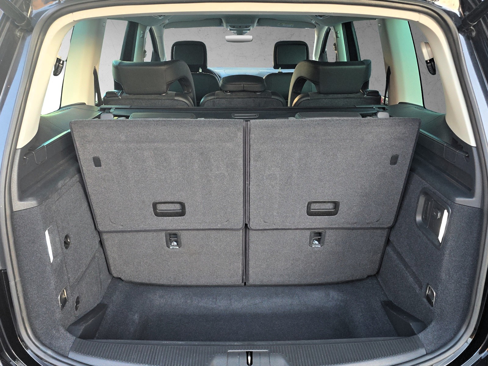 VW Sharan 2.0 TDI BMT Highline 4Motion DSG 7-Sitzer-image-15