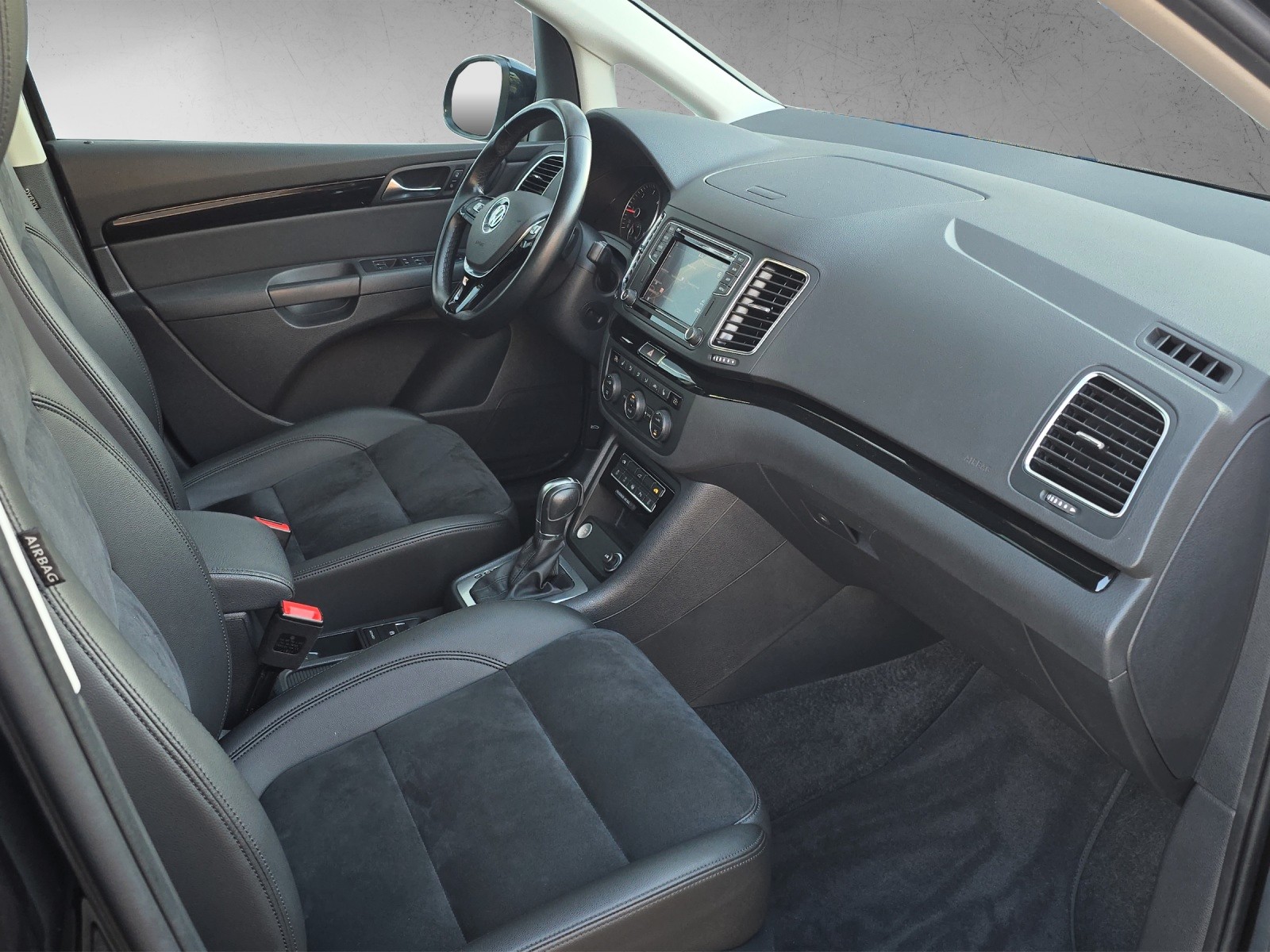 VW Sharan 2.0 TDI BMT Highline 4Motion DSG 7-Sitzer-image-8