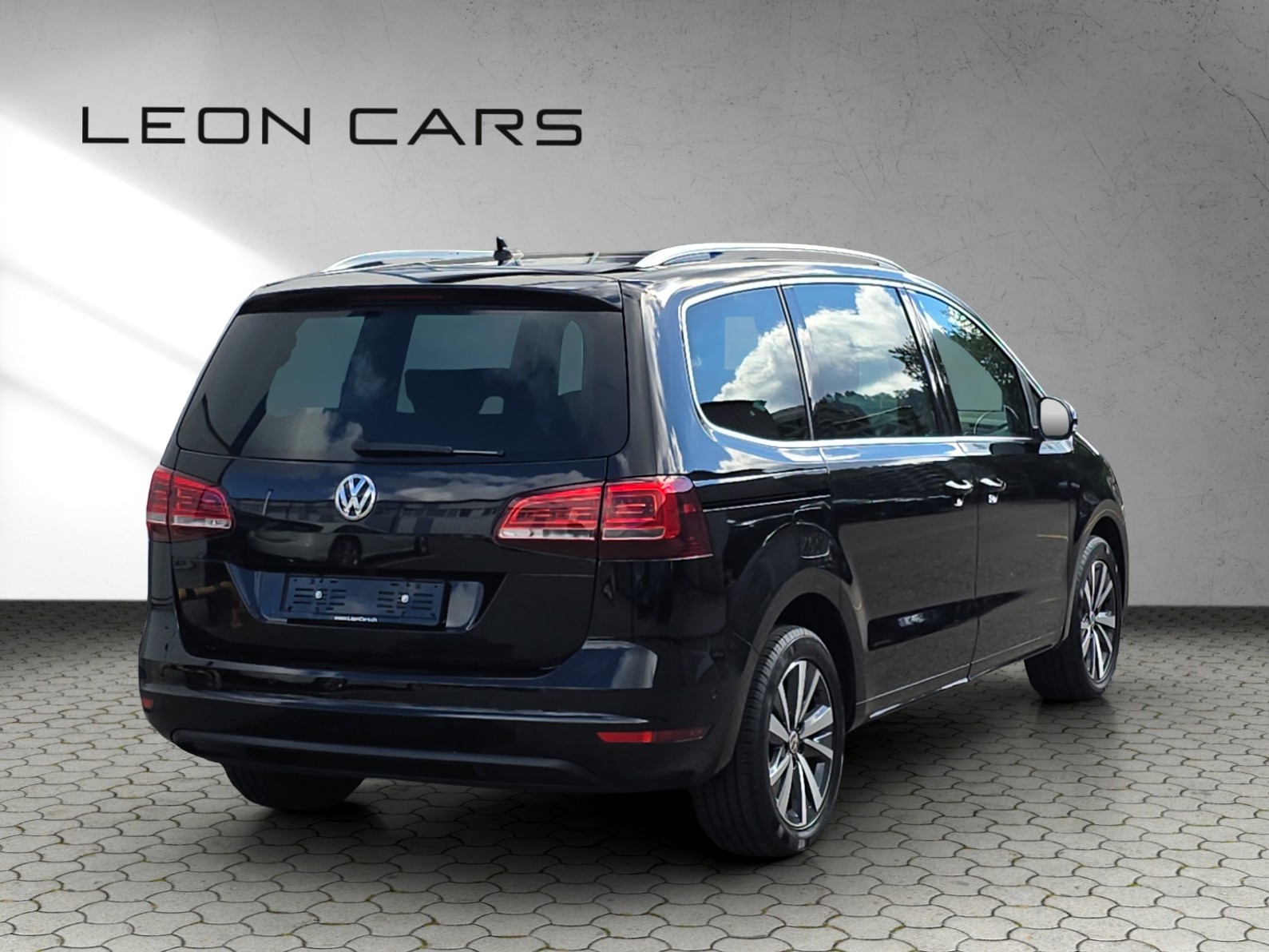 VW Sharan 2.0 TDI BMT Highline 4Motion DSG 7-Sitzer-image-4