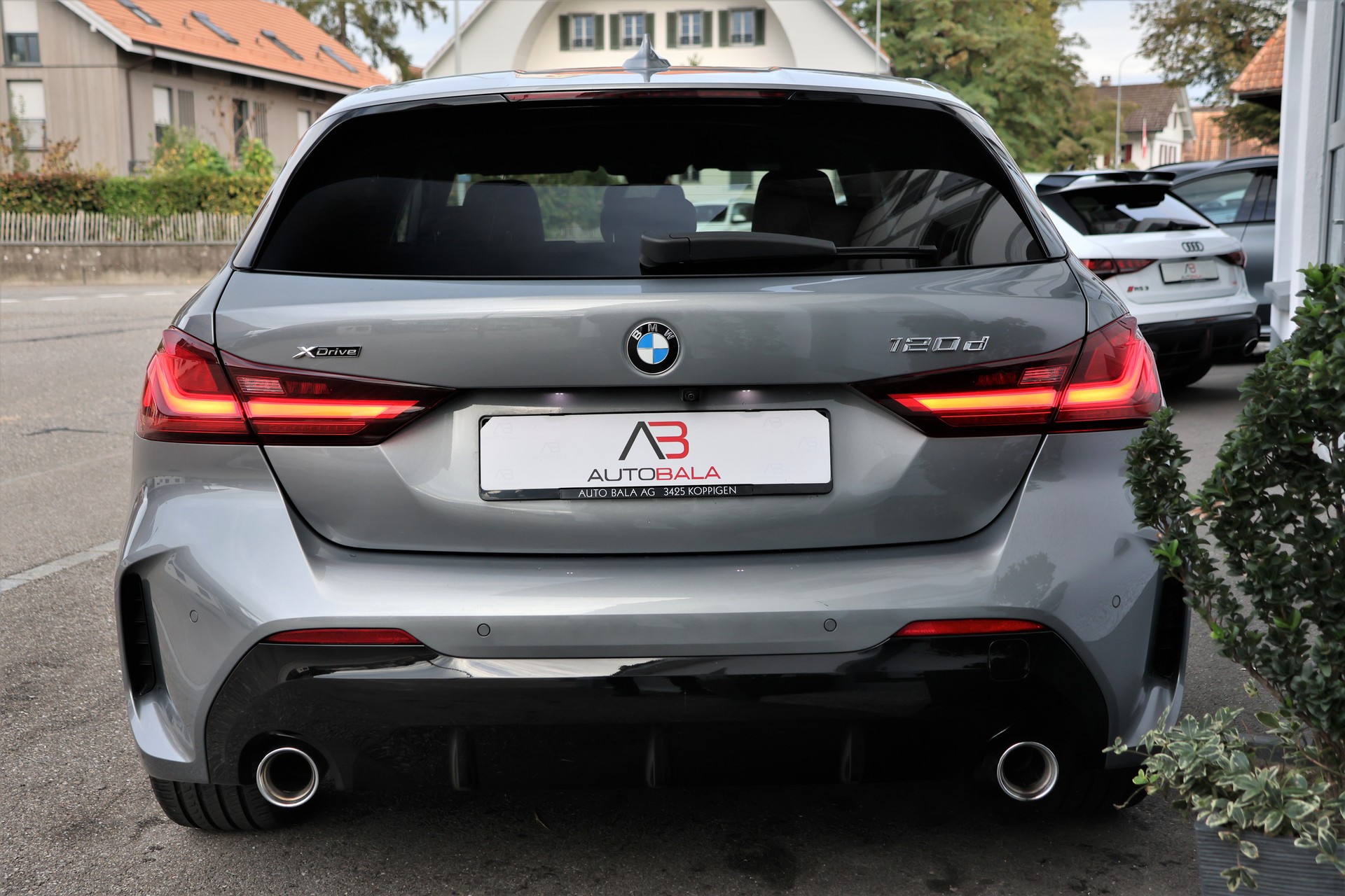 BMW 120d xDrive Steptronic M Sport-image-6