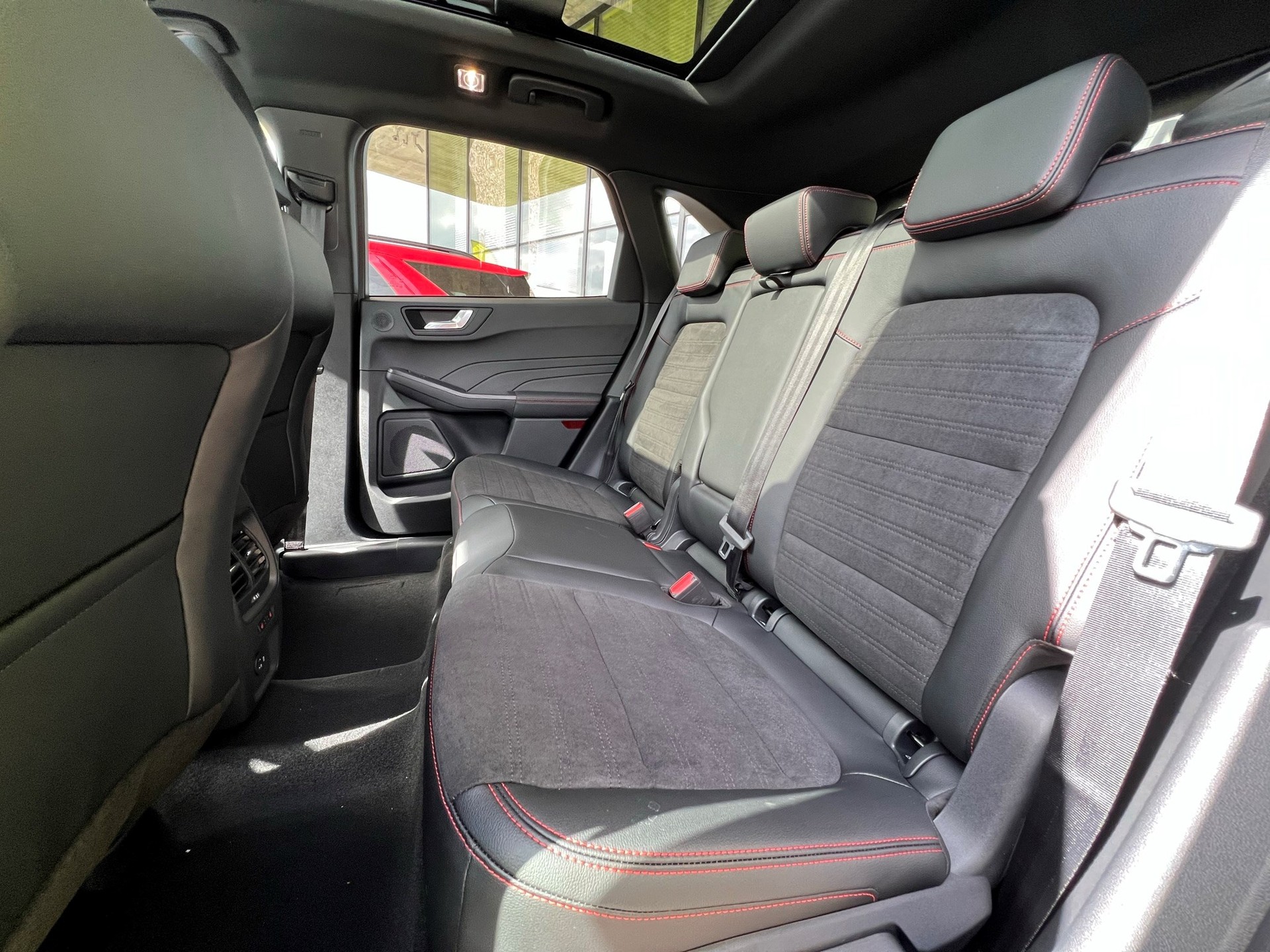 FORD Kuga 2.5 PHEV ST-Line X 2WD-image-6