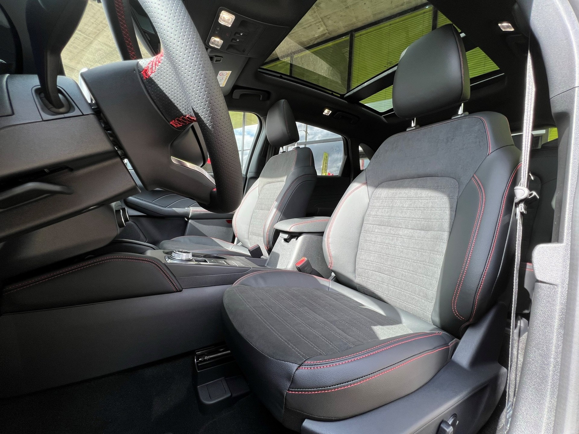 FORD Kuga 2.5 PHEV ST-Line X 2WD-image-5