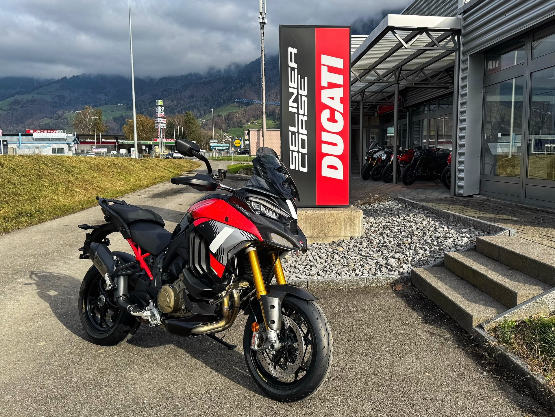 DUCATI Multistrada V4 Pikes Peak-image-0