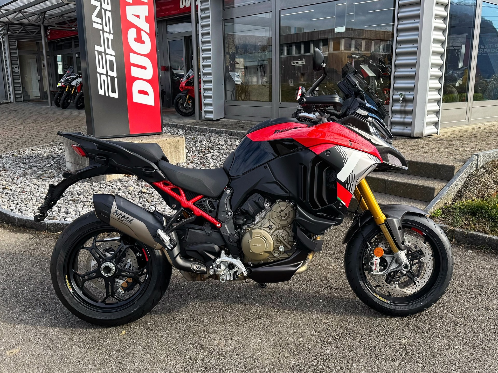 DUCATI Multistrada V4 Pikes Peak-image-2
