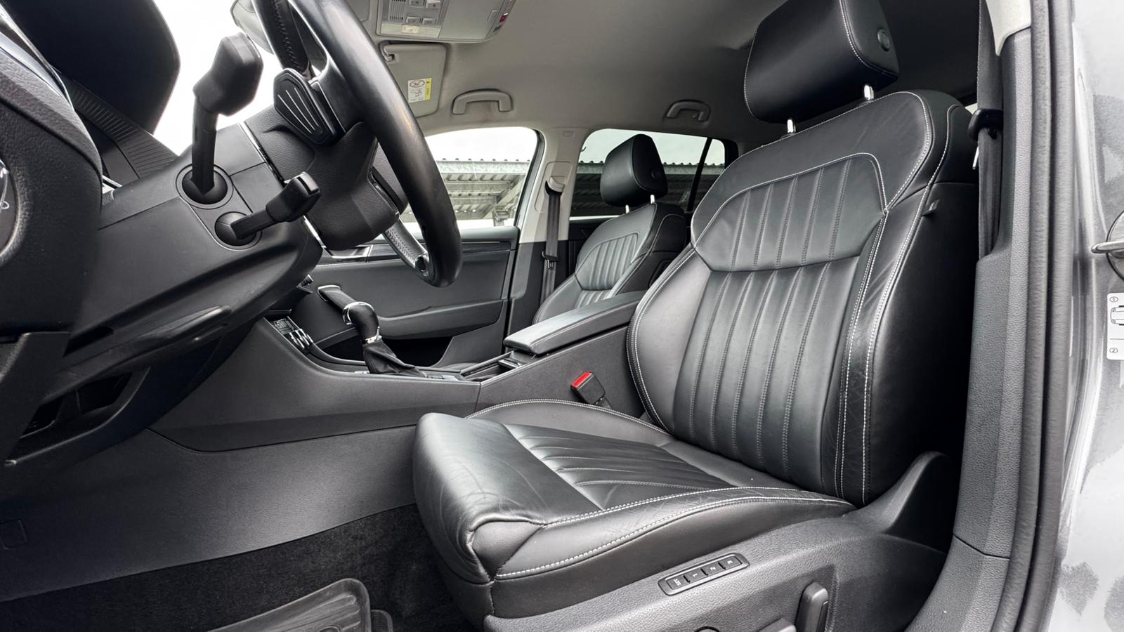 SKODA SUPERB-image-9
