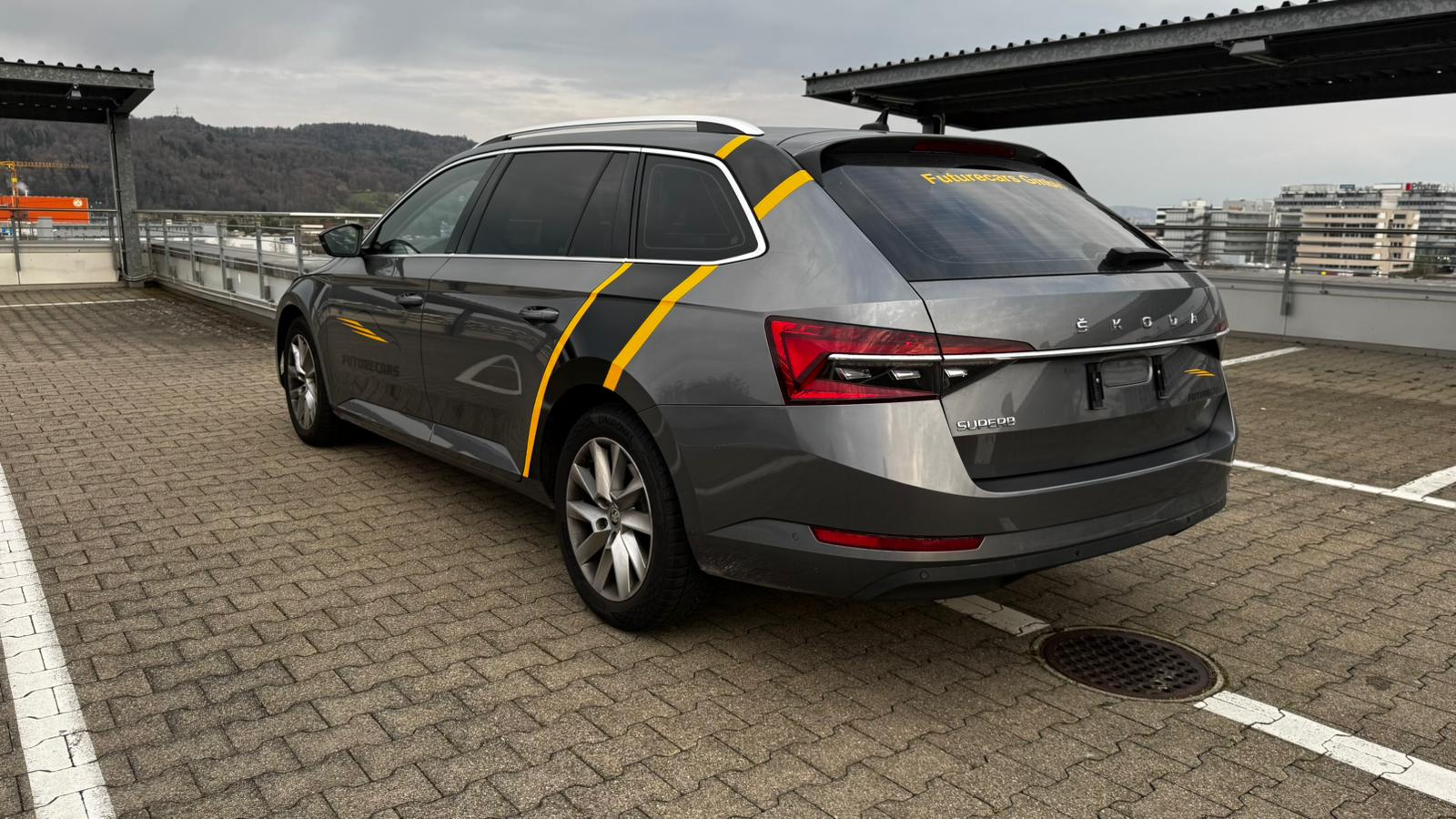 SKODA SUPERB-image-4