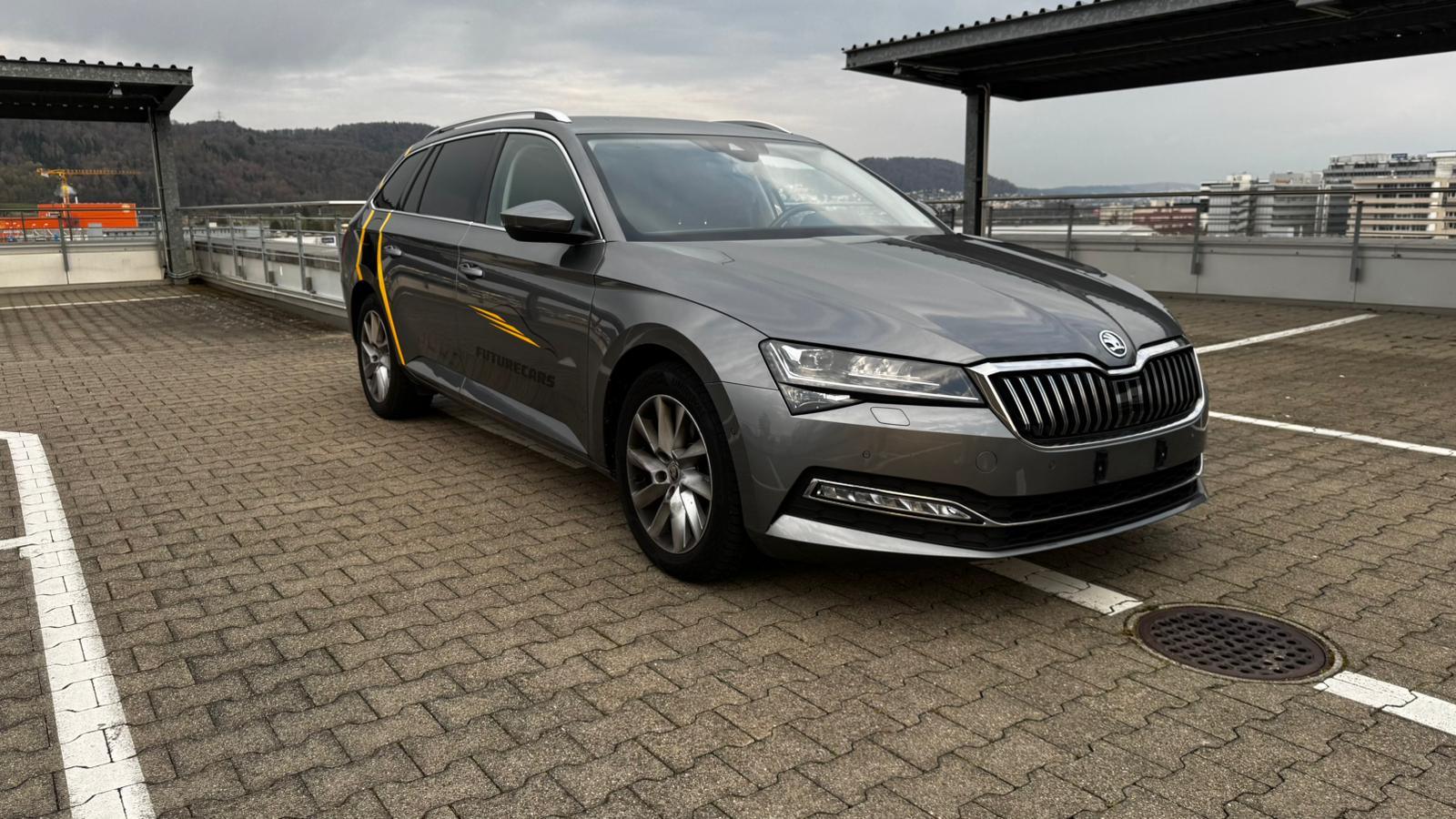 SKODA SUPERB-image-2